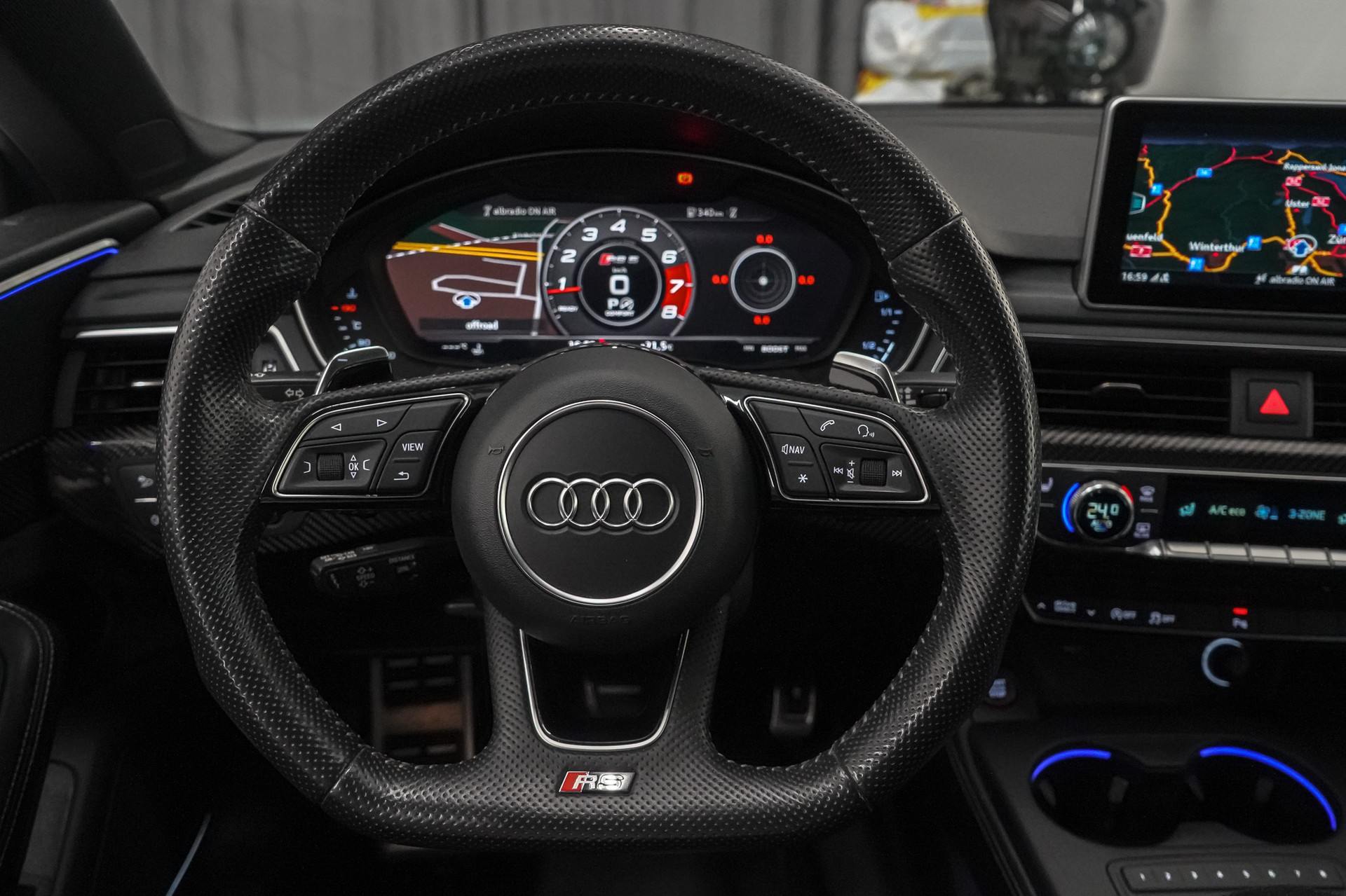 AUDI RS5 COUPÉ 2.9 TFSI QUATTRO TIPTRONIC / WHITE&BLACK / CH-FZ-image-21