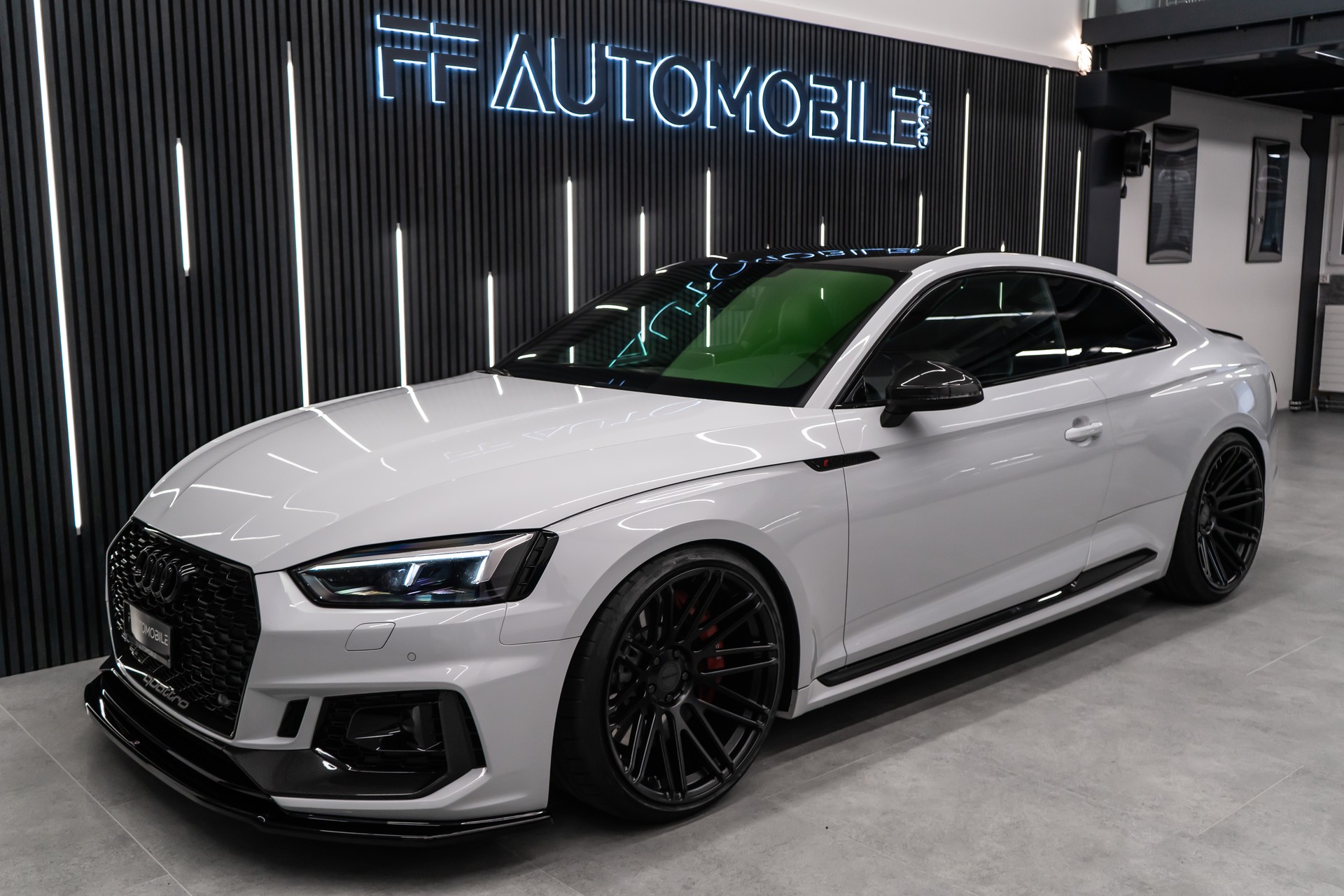 AUDI RS5 COUPÉ 2.9 TFSI QUATTRO TIPTRONIC / WHITE&BLACK / CH-FZ-showroom-element-3