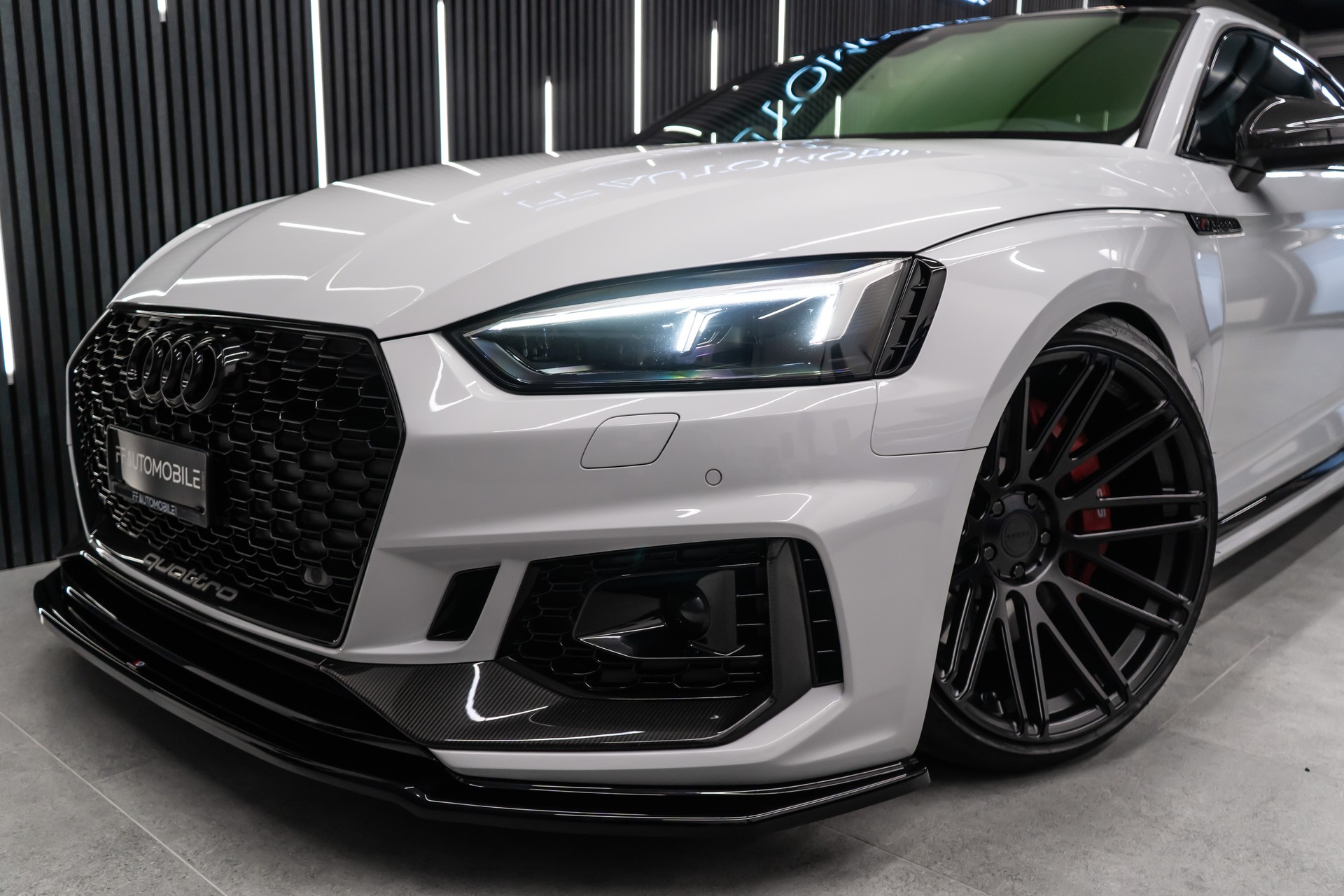 AUDI RS5 COUPÉ 2.9 TFSI QUATTRO TIPTRONIC / WHITE&BLACK / CH-FZ-image-4