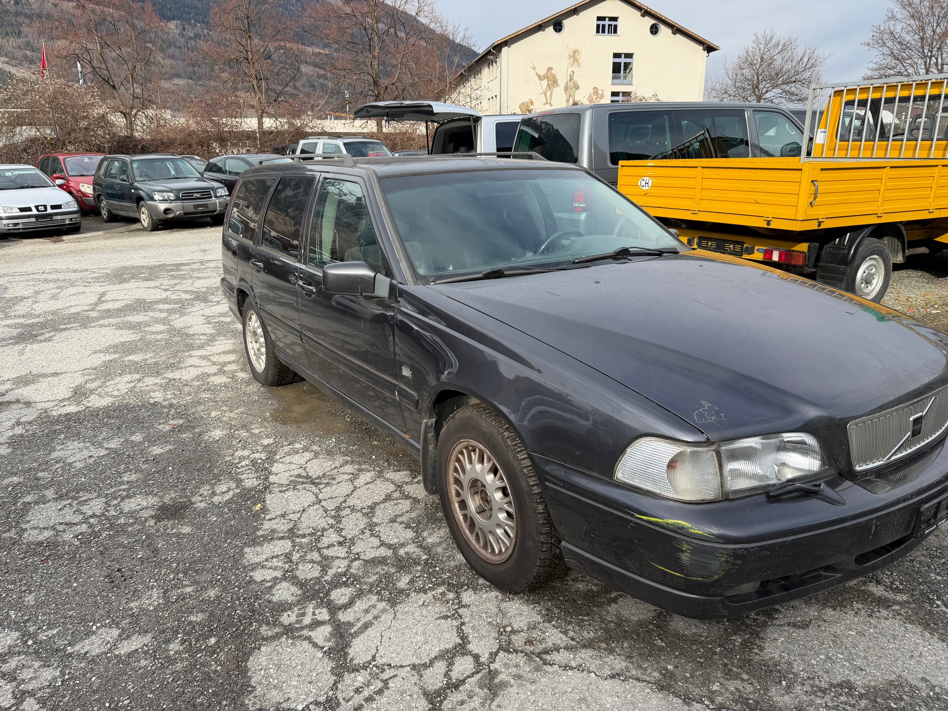 VOLVO V70 2.5 LPT-image-2