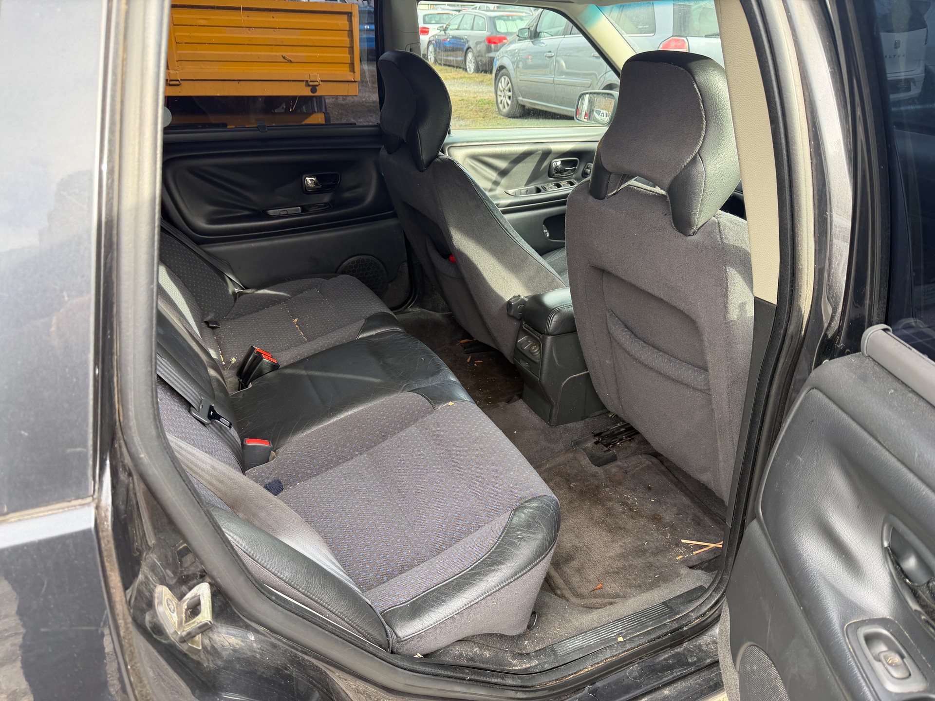 VOLVO V70 2.5 LPT-image-6