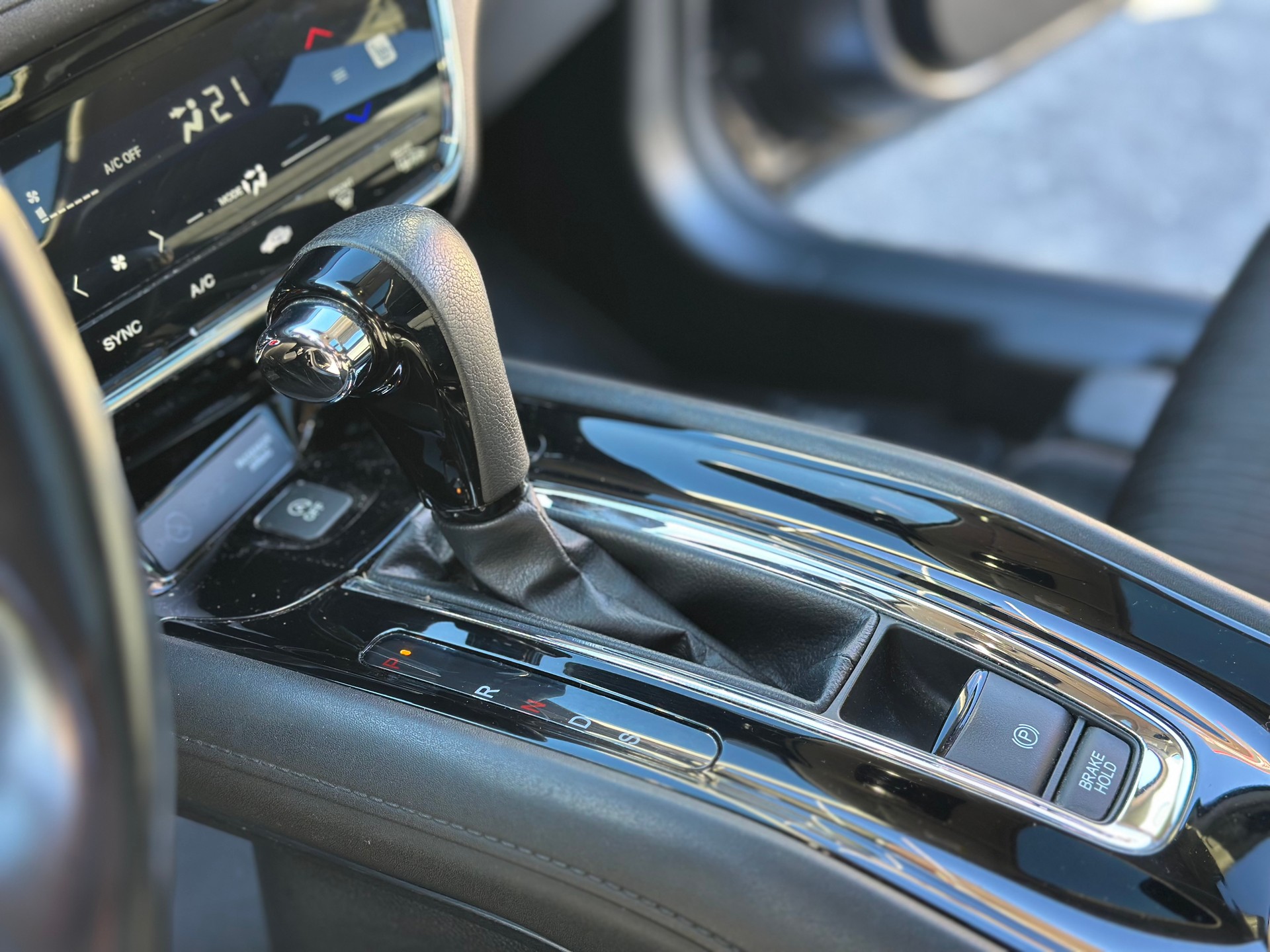 HONDA HR-V 1.5i-VTEC Executive CVT-image-17