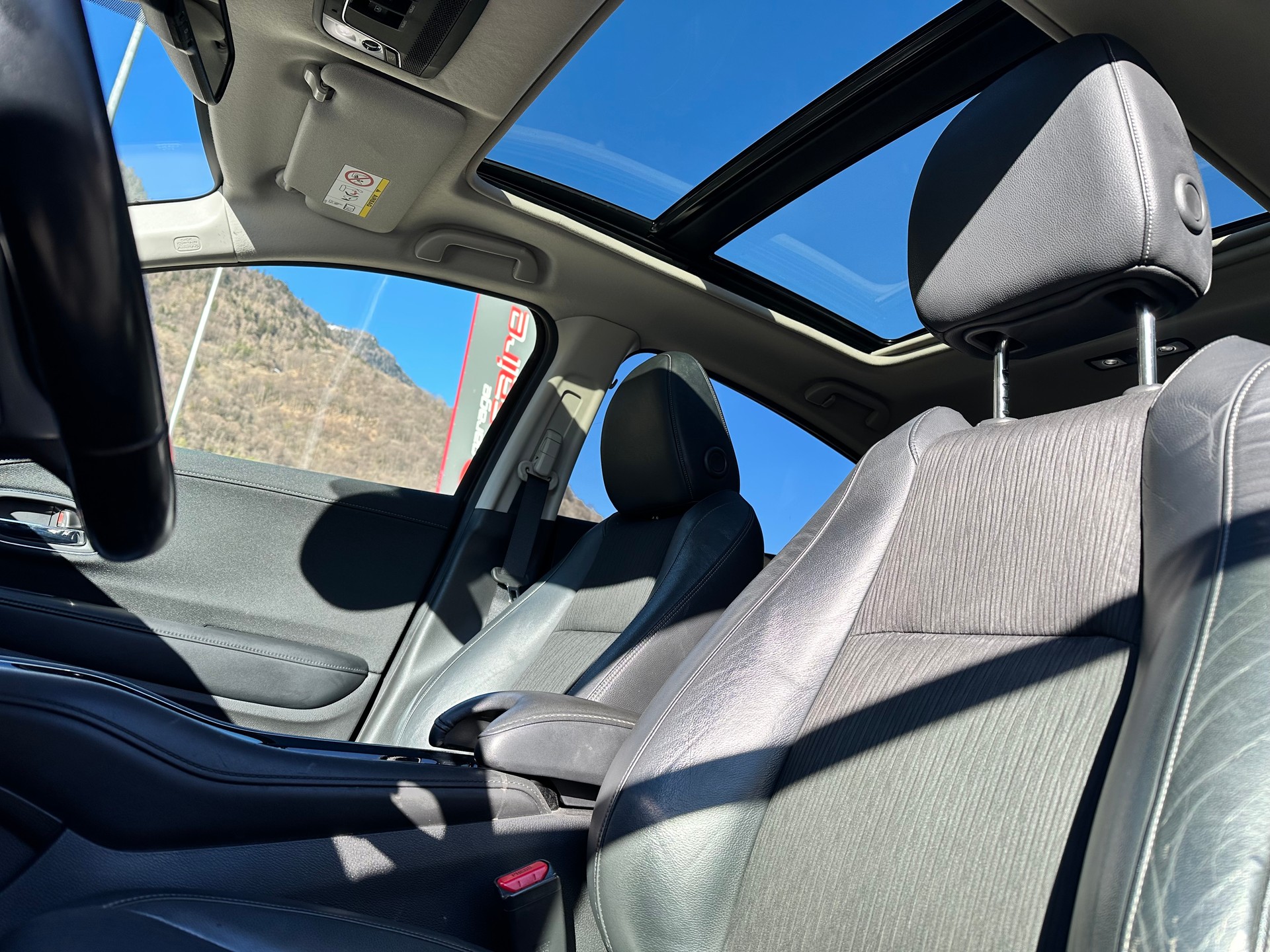 HONDA HR-V 1.5i-VTEC Executive CVT-image-13