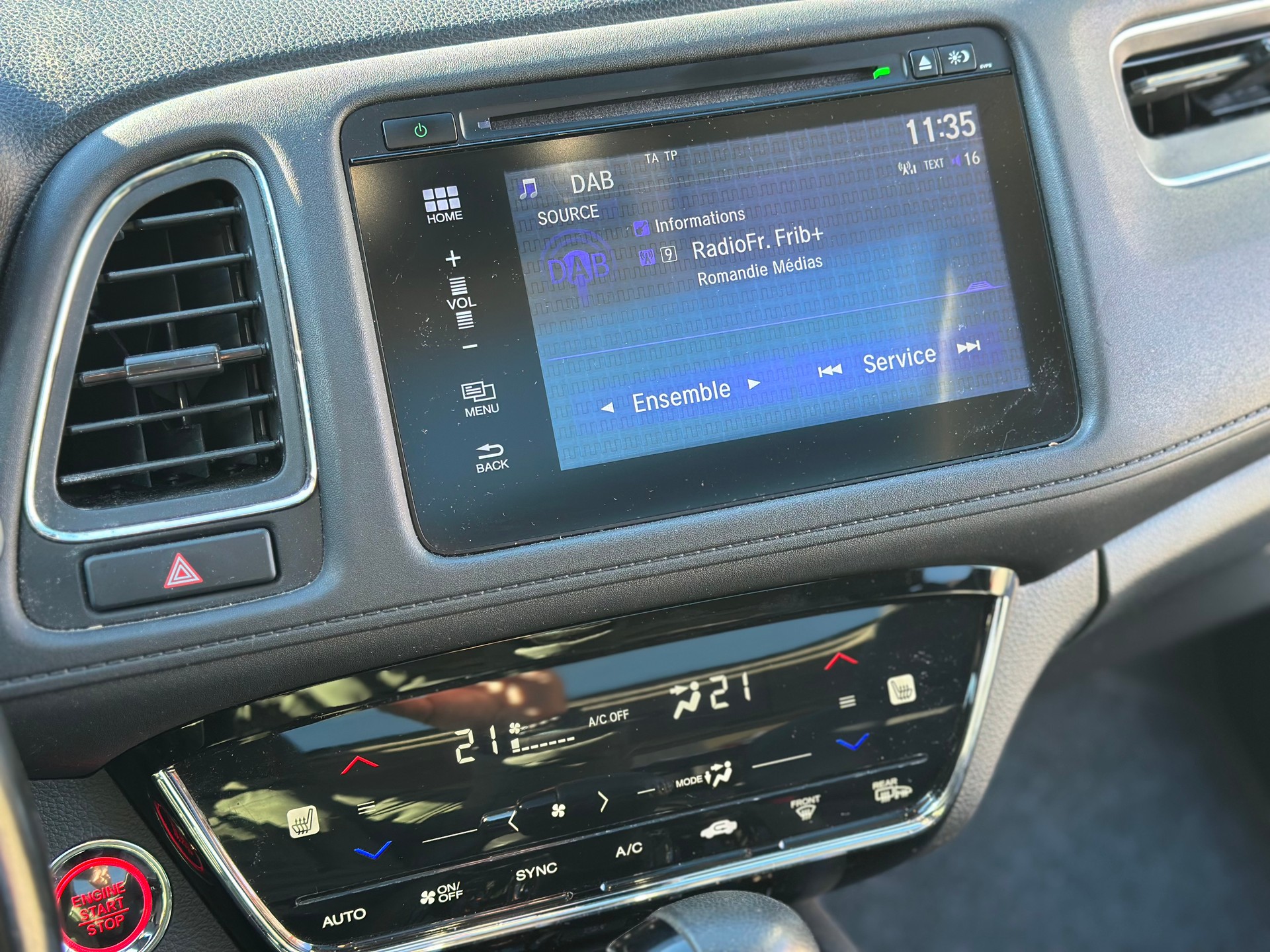 HONDA HR-V 1.5i-VTEC Executive CVT-image-25