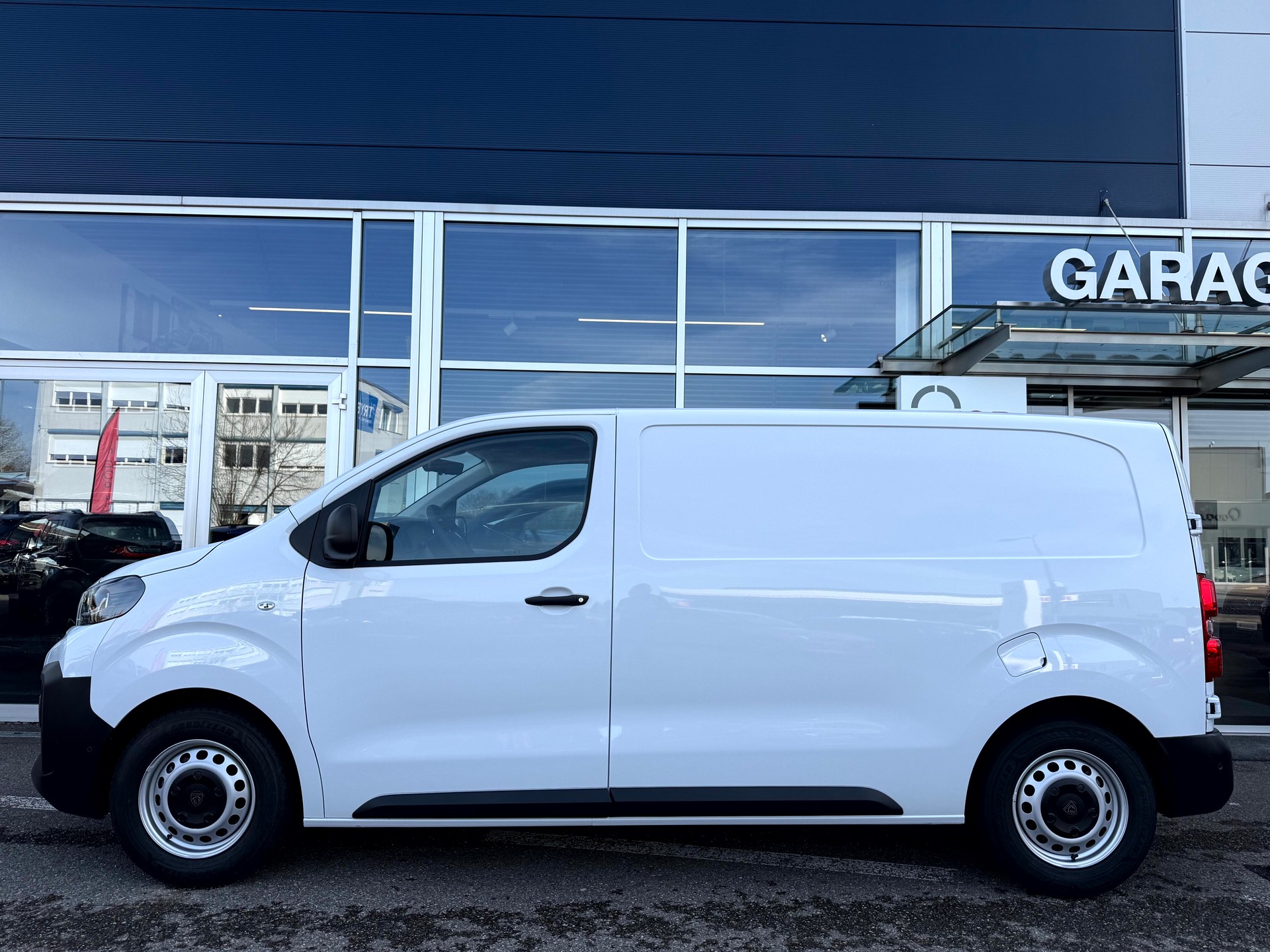 PEUGEOT Expert 1.5 BlueHDi 120 S&S Standard-image-4