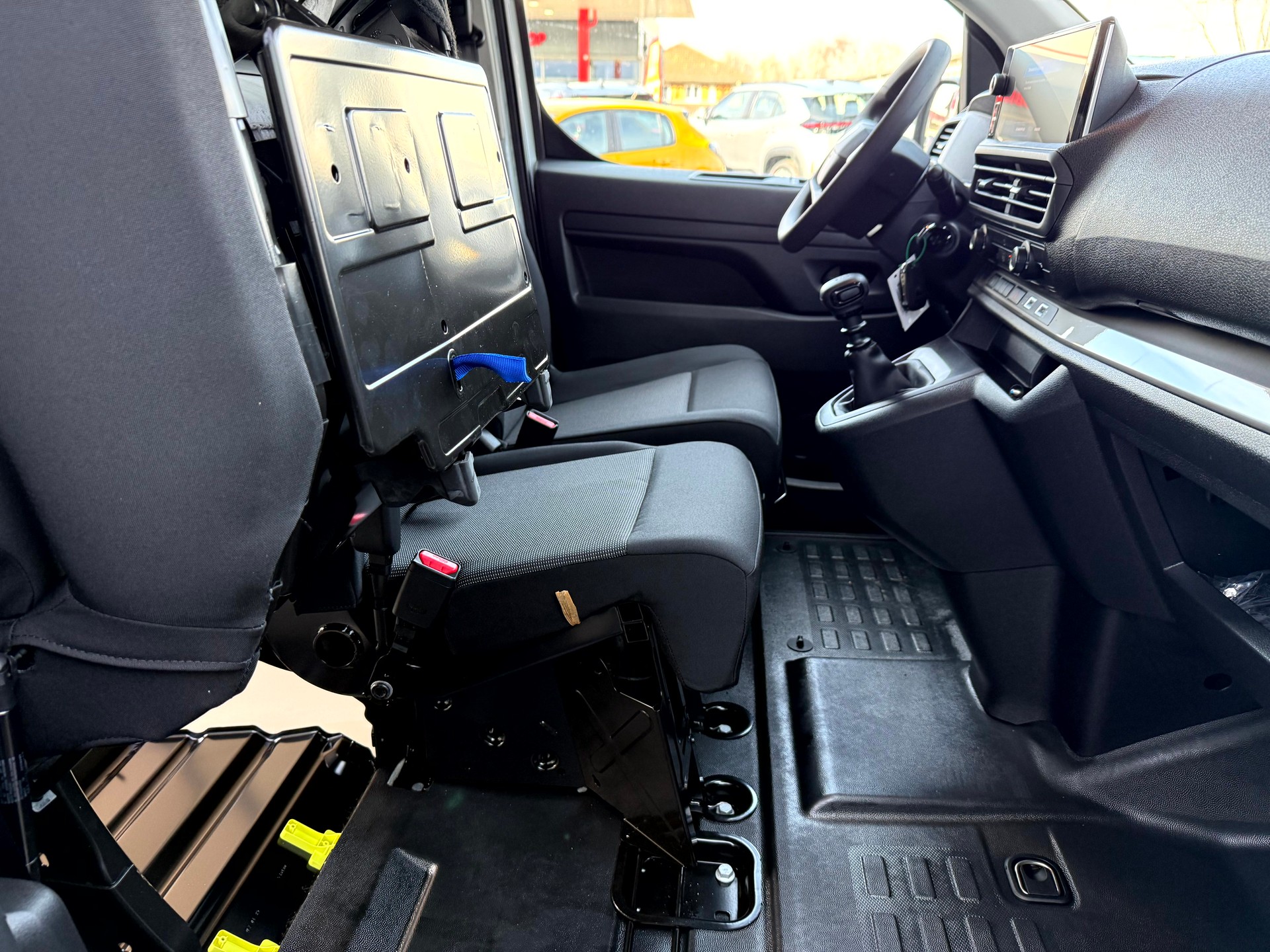 PEUGEOT Expert 1.5 BlueHDi 120 S&S Standard-image-11