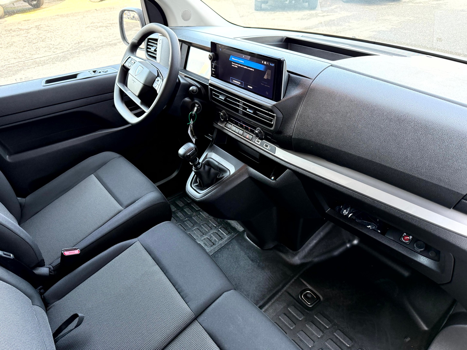 PEUGEOT Expert 1.5 BlueHDi 120 S&S Standard-image-12