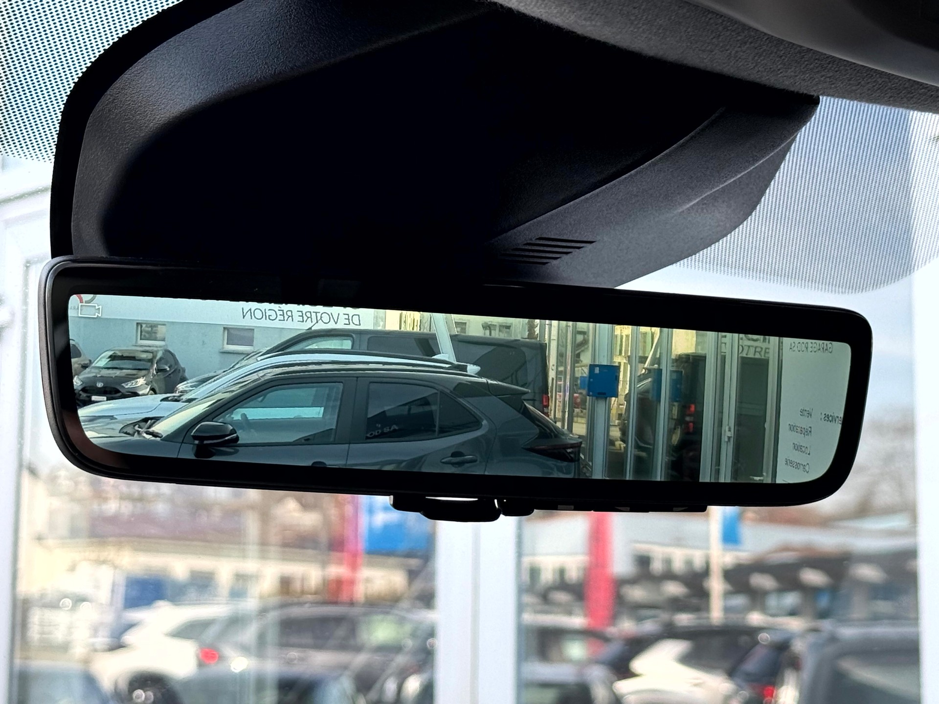 PEUGEOT Expert 1.5 BlueHDi 120 S&S Standard-image-23