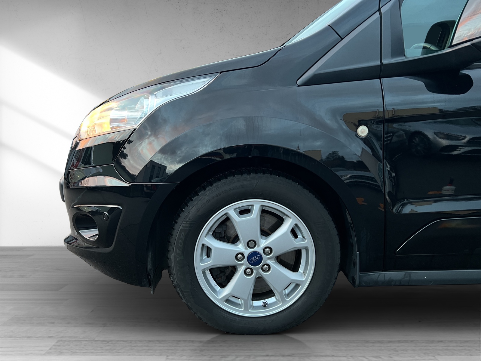 FORD GrTourneo C. 1.5 TDCi Tit-image-15