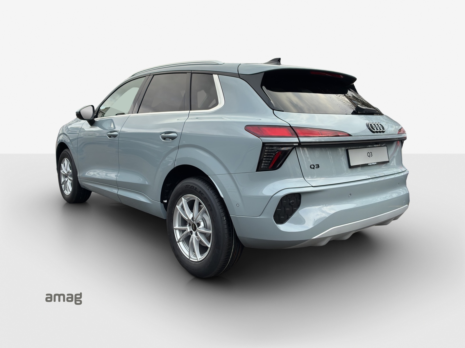 AUDI Q3 SUV 110 kW TFSI S tronic-image-2