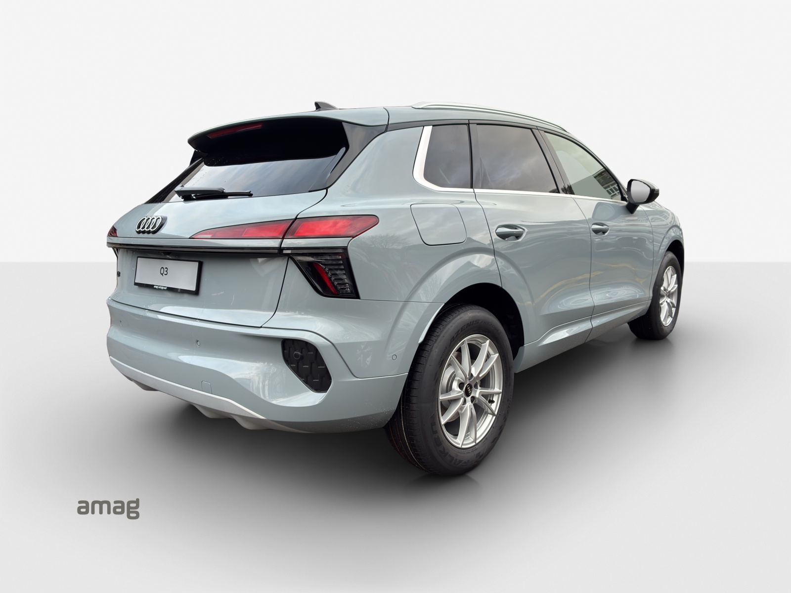AUDI Q3 SUV 110 kW TFSI S tronic-image-4