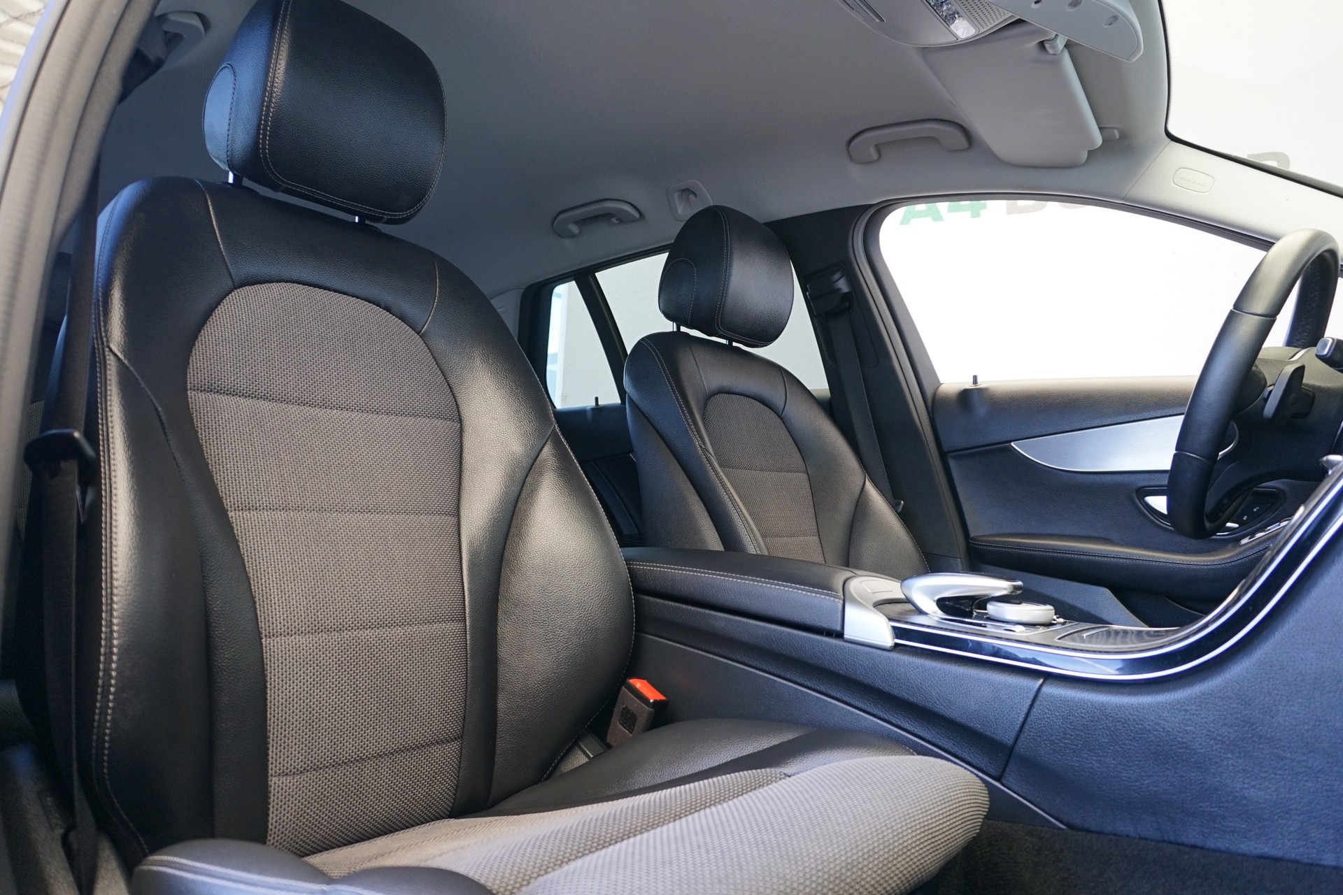 MERCEDES-BENZ C 180 T Avantgarde 156PS Automat Kombi-image-12