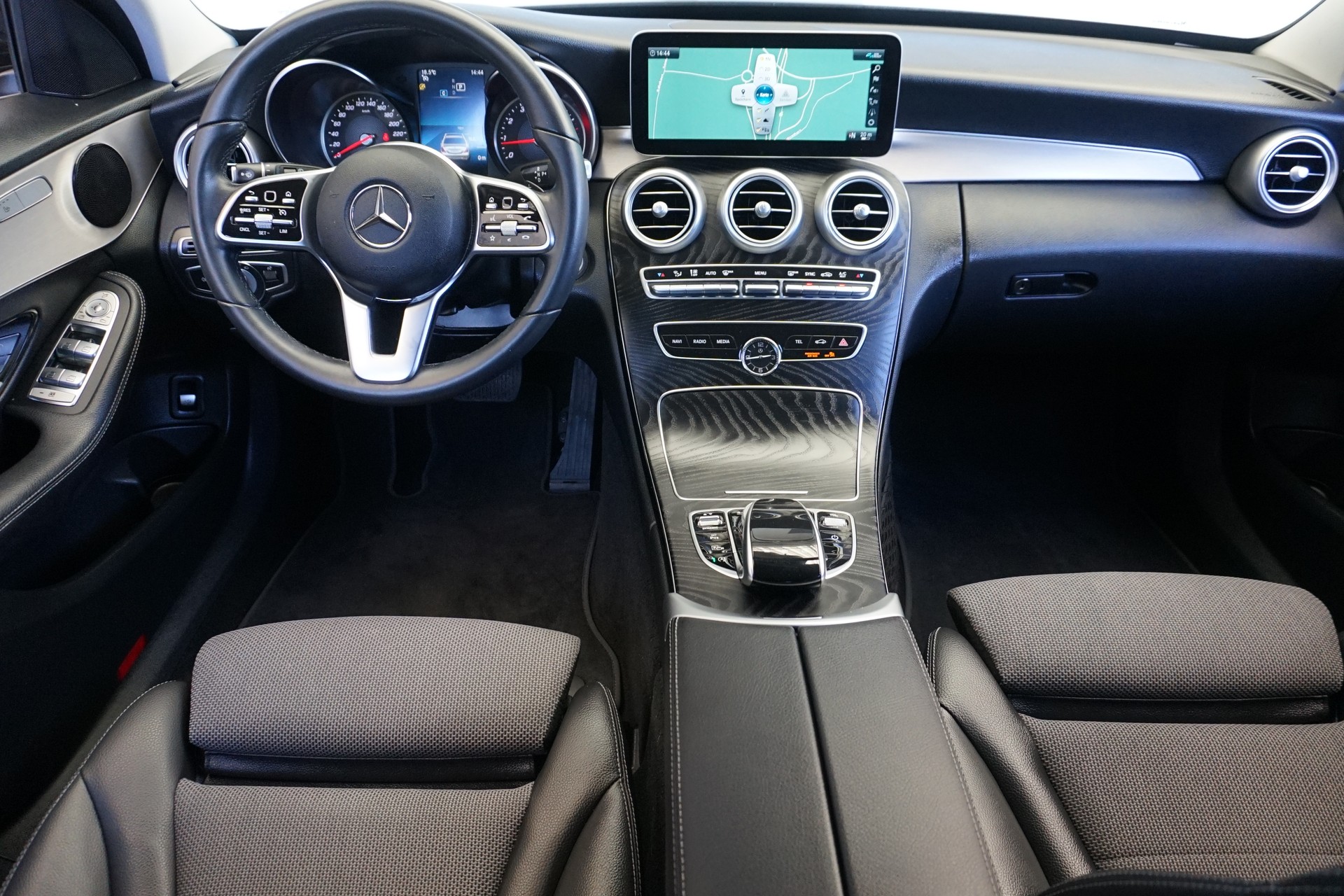 MERCEDES-BENZ C 180 T Avantgarde 156PS Automat Kombi-image-9