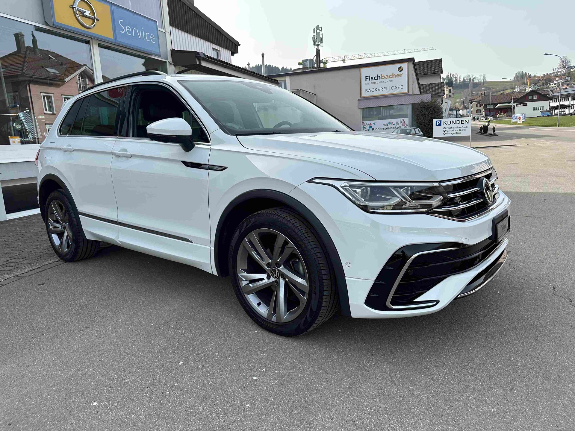 VW Tiguan 2.0 TDI SCR R-Line DSG-image-8