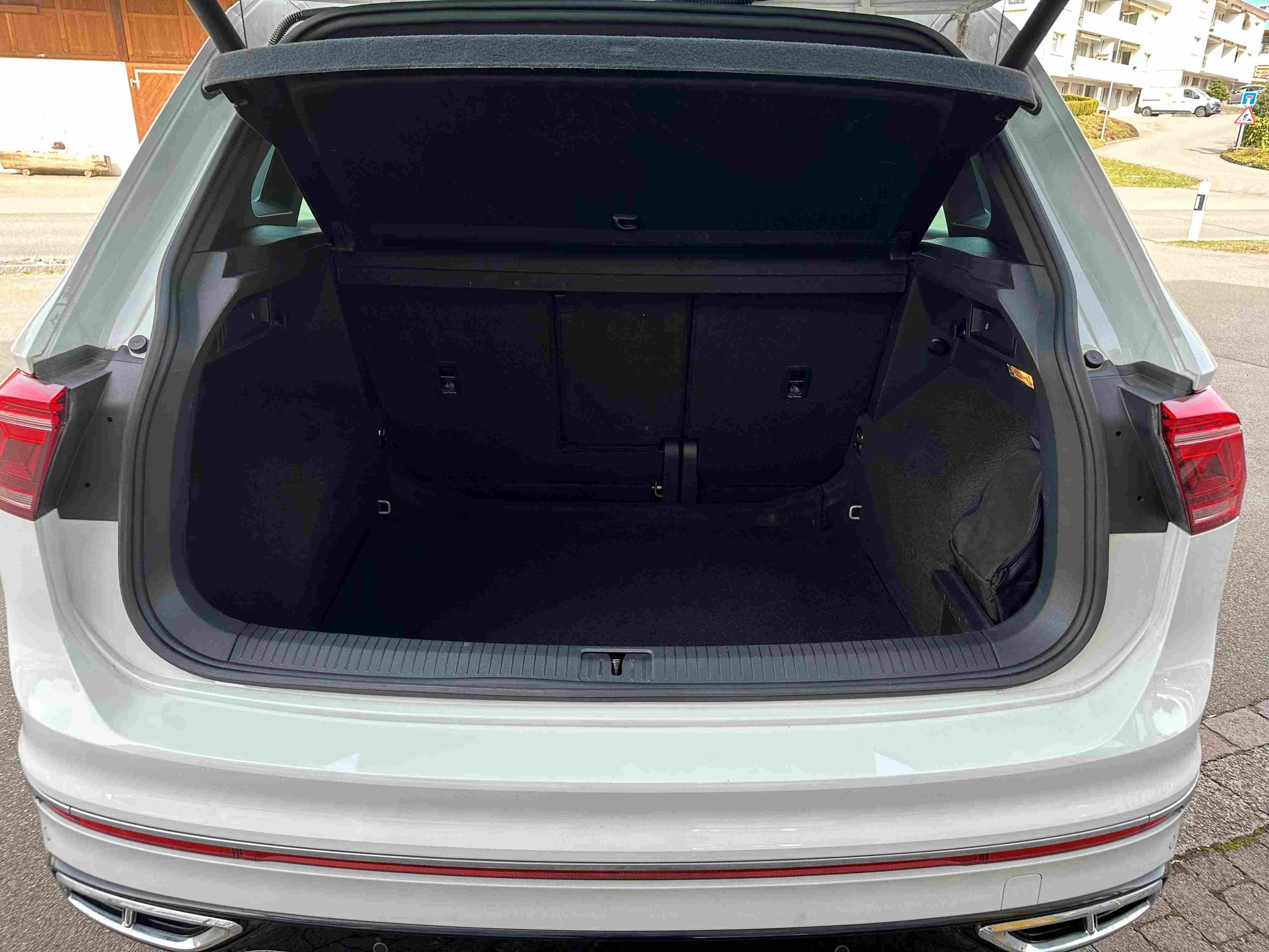 VW Tiguan 2.0 TDI SCR R-Line DSG-image-21