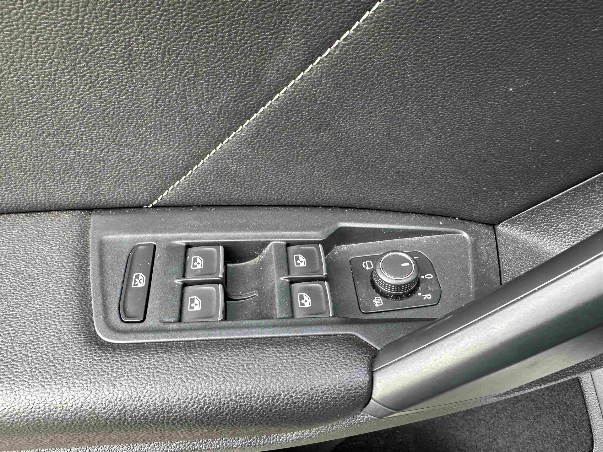 VW Tiguan 2.0 TDI SCR R-Line DSG-image-20