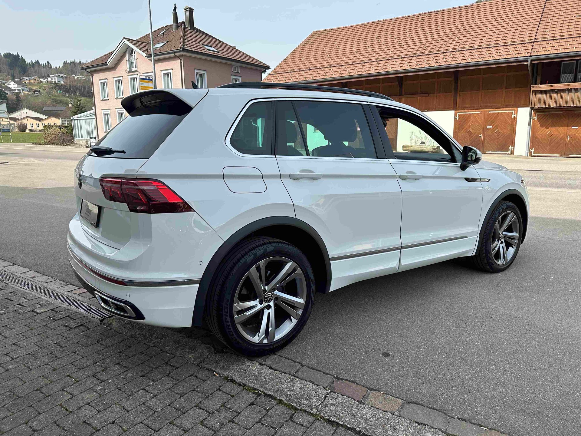 VW Tiguan 2.0 TDI SCR R-Line DSG-image-6