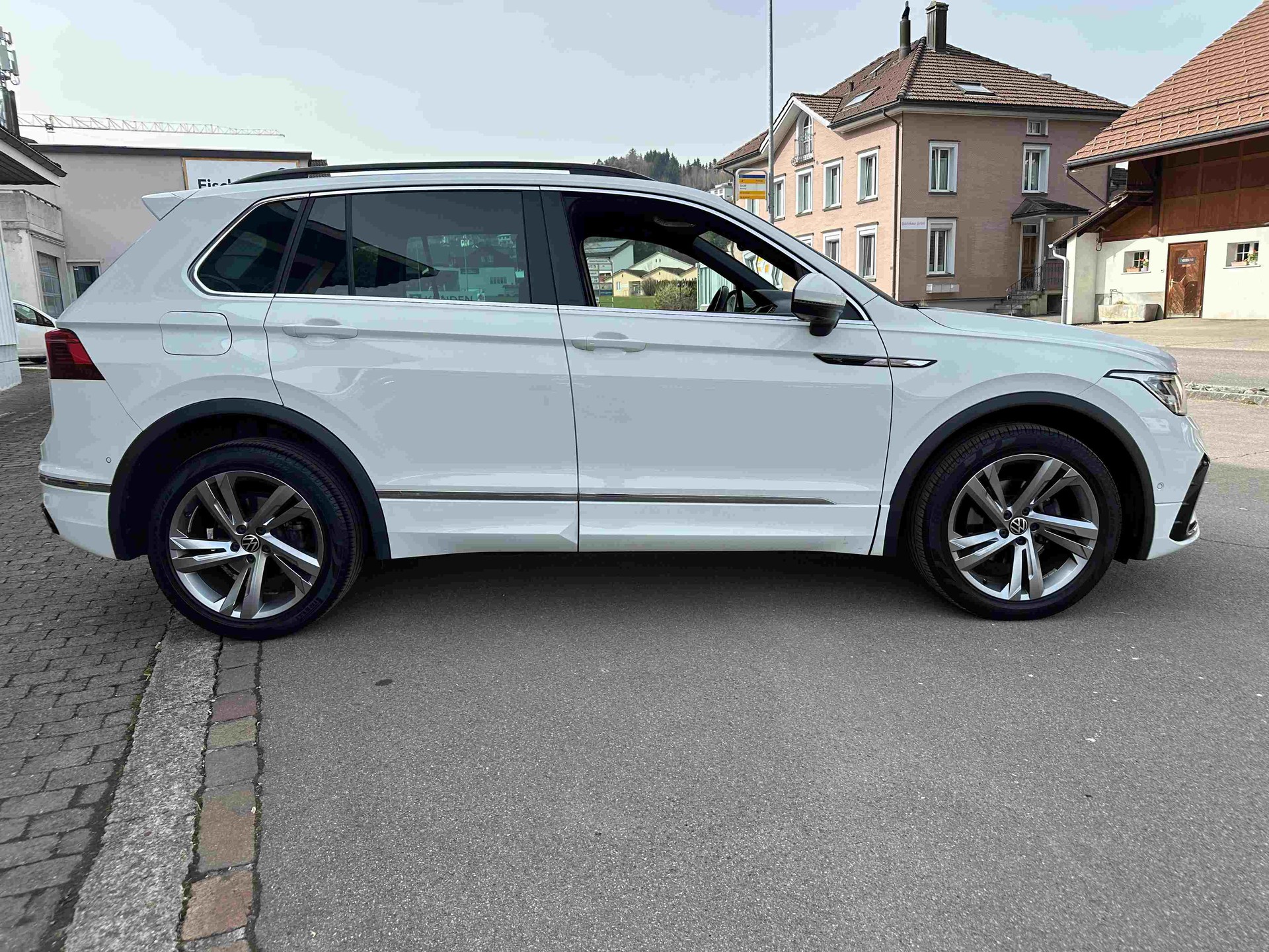 VW Tiguan 2.0 TDI SCR R-Line DSG-image-7
