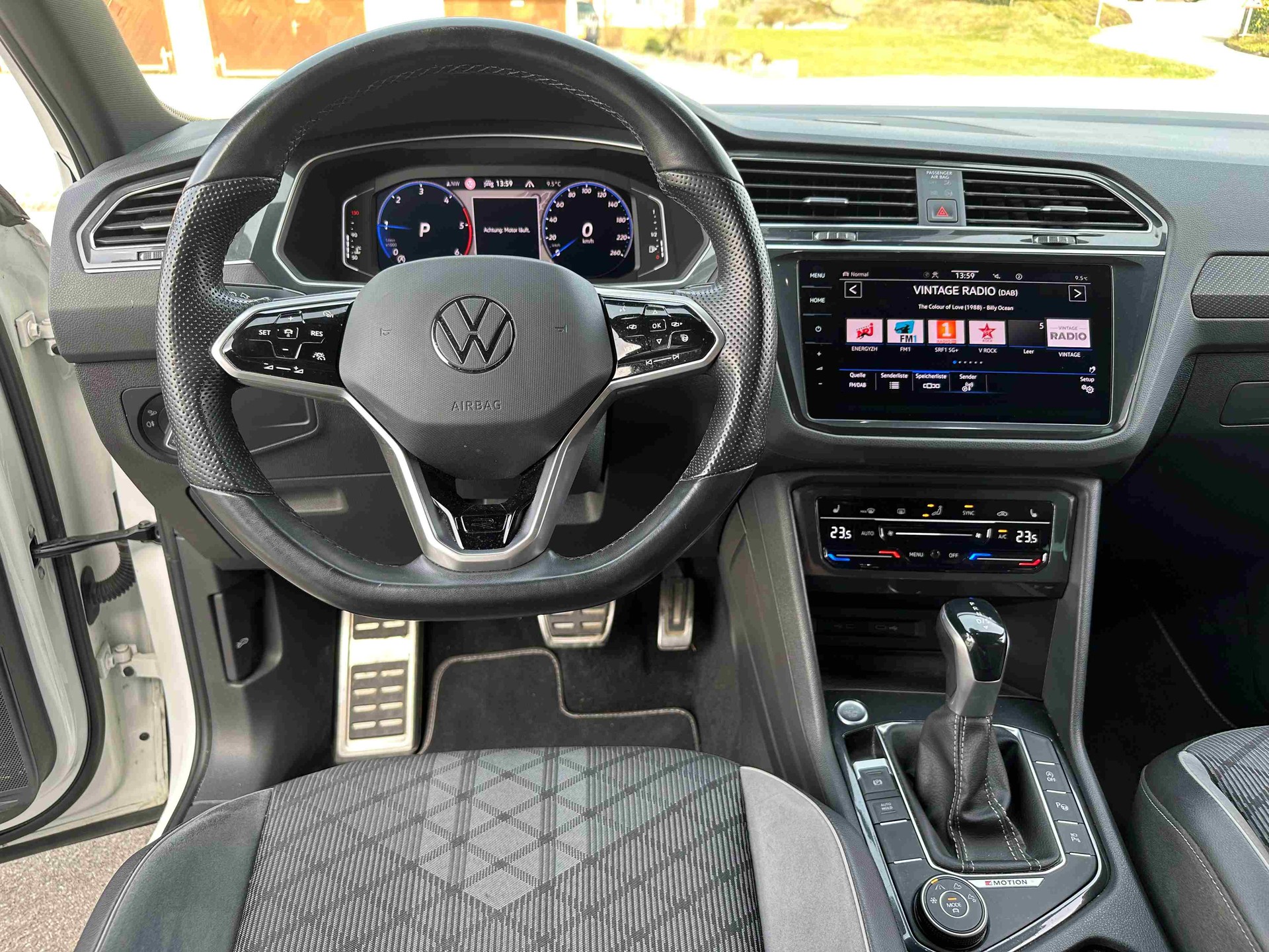 VW Tiguan 2.0 TDI SCR R-Line DSG-image-9