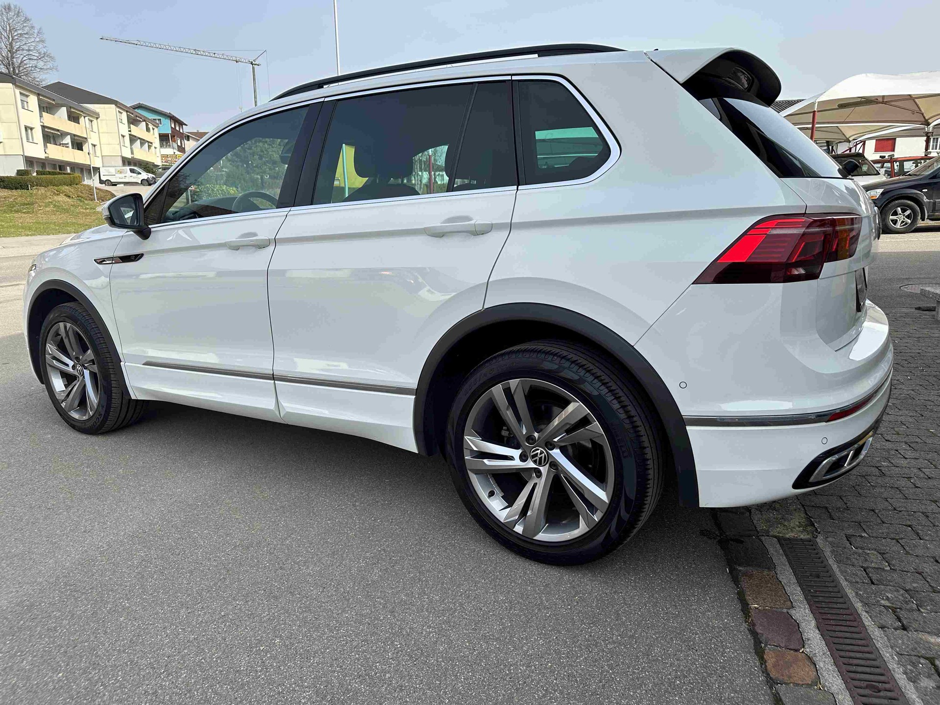 VW Tiguan 2.0 TDI SCR R-Line DSG-image-4