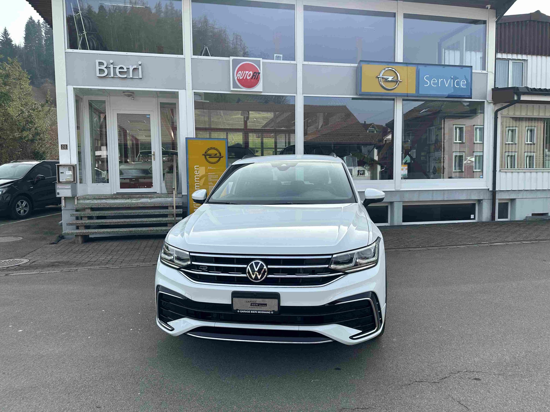 VW Tiguan 2.0 TDI SCR R-Line DSG-showroom-element-1