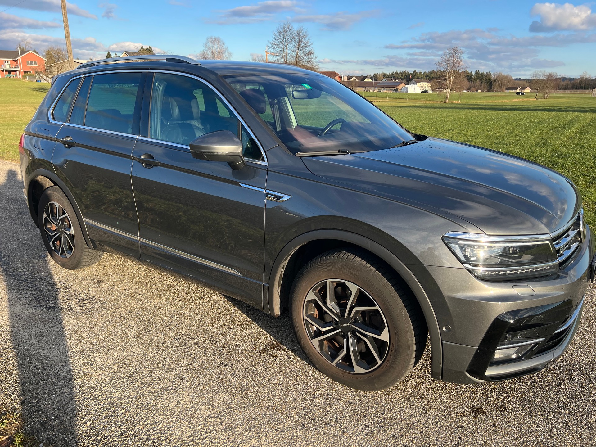 VW Tiguan 2.0 TDI SCR R-Line 4Motion DSG-image-2