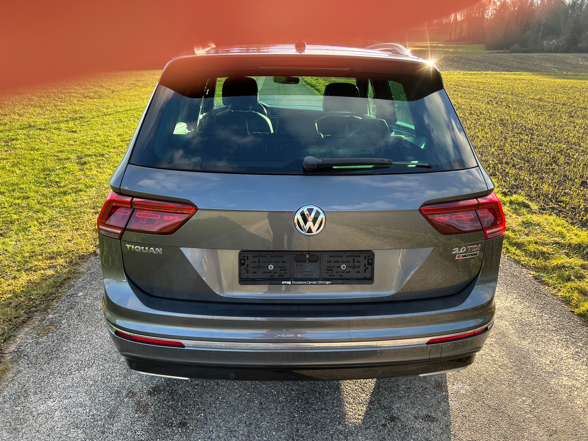 VW Tiguan 2.0 TDI SCR R-Line 4Motion DSG-image-5