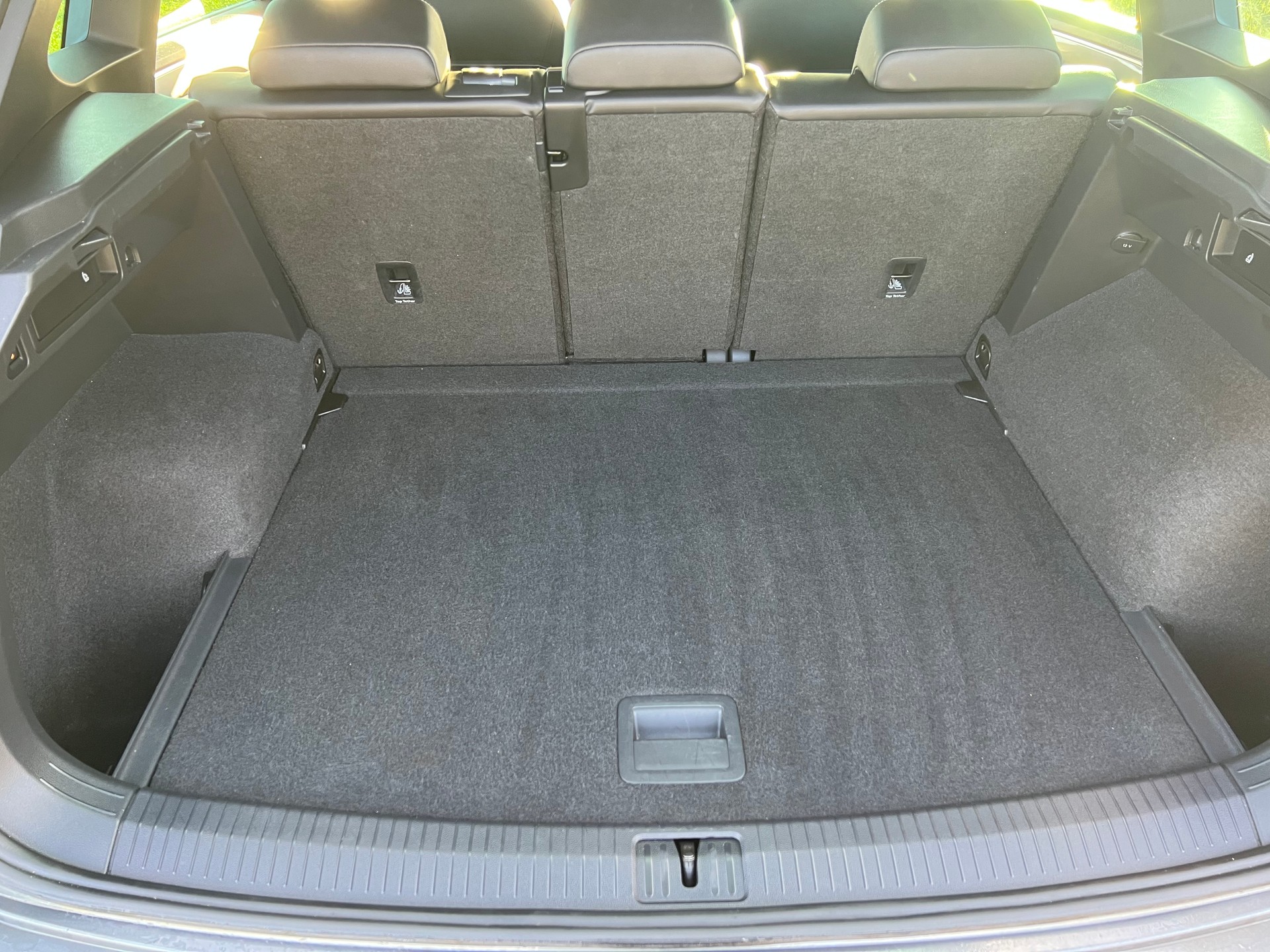 VW Tiguan 2.0 TDI SCR R-Line 4Motion DSG-image-12