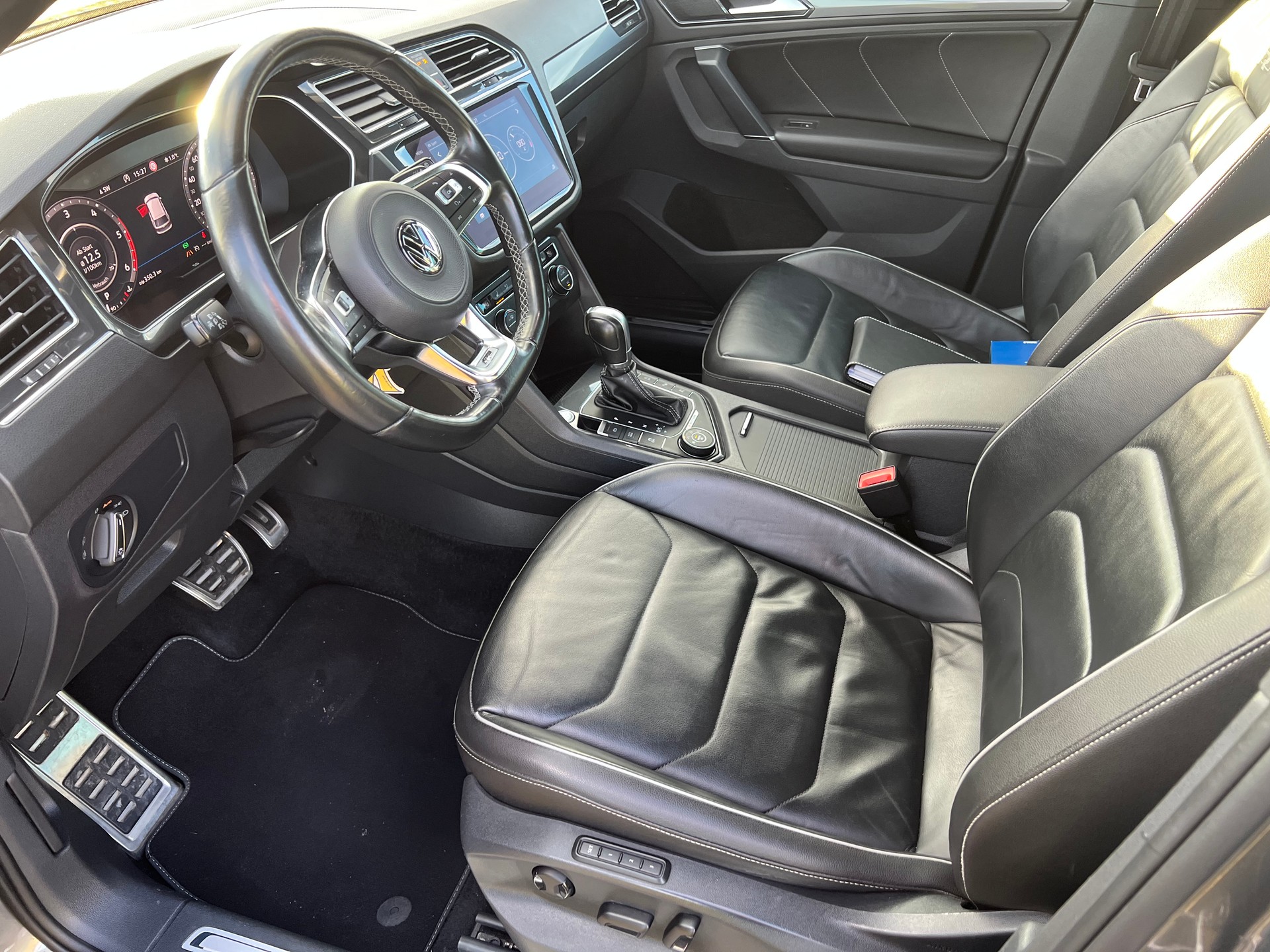 VW Tiguan 2.0 TDI SCR R-Line 4Motion DSG-image-9