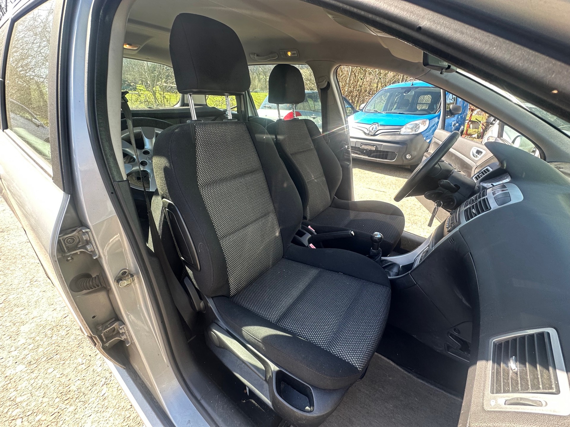PEUGEOT 307 1.6 HDI XS-image-11
