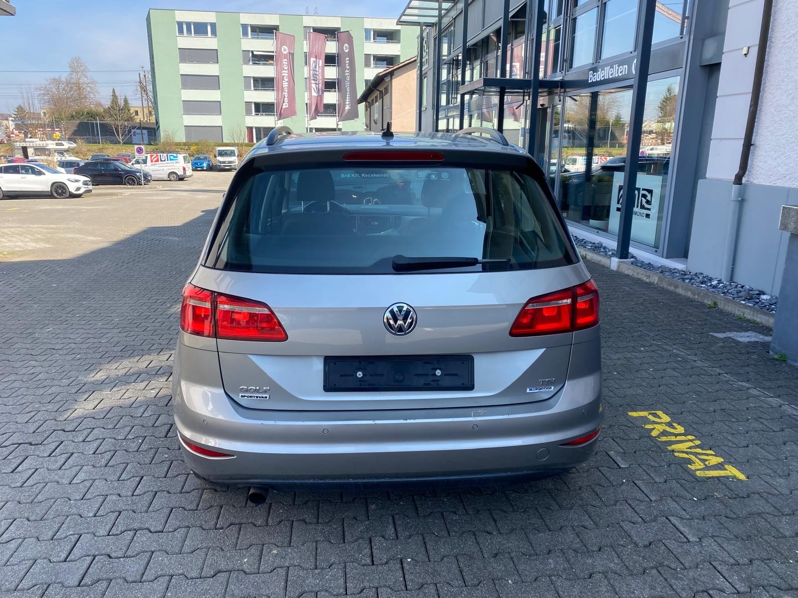 VW Golf Sportsvan 1.2 TSI Family-image-3