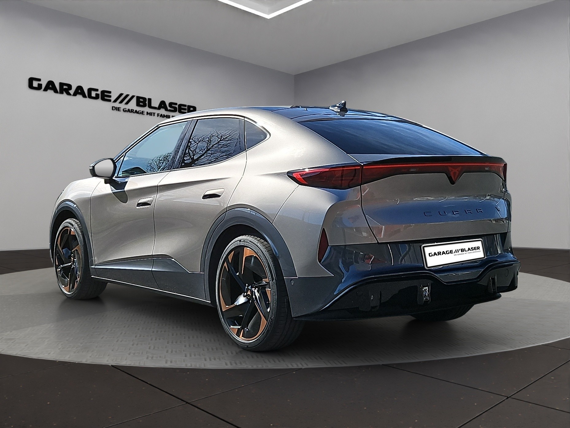 CUPRA Tavascan Type 9 77 kWh VZ Adrenaline-image-2