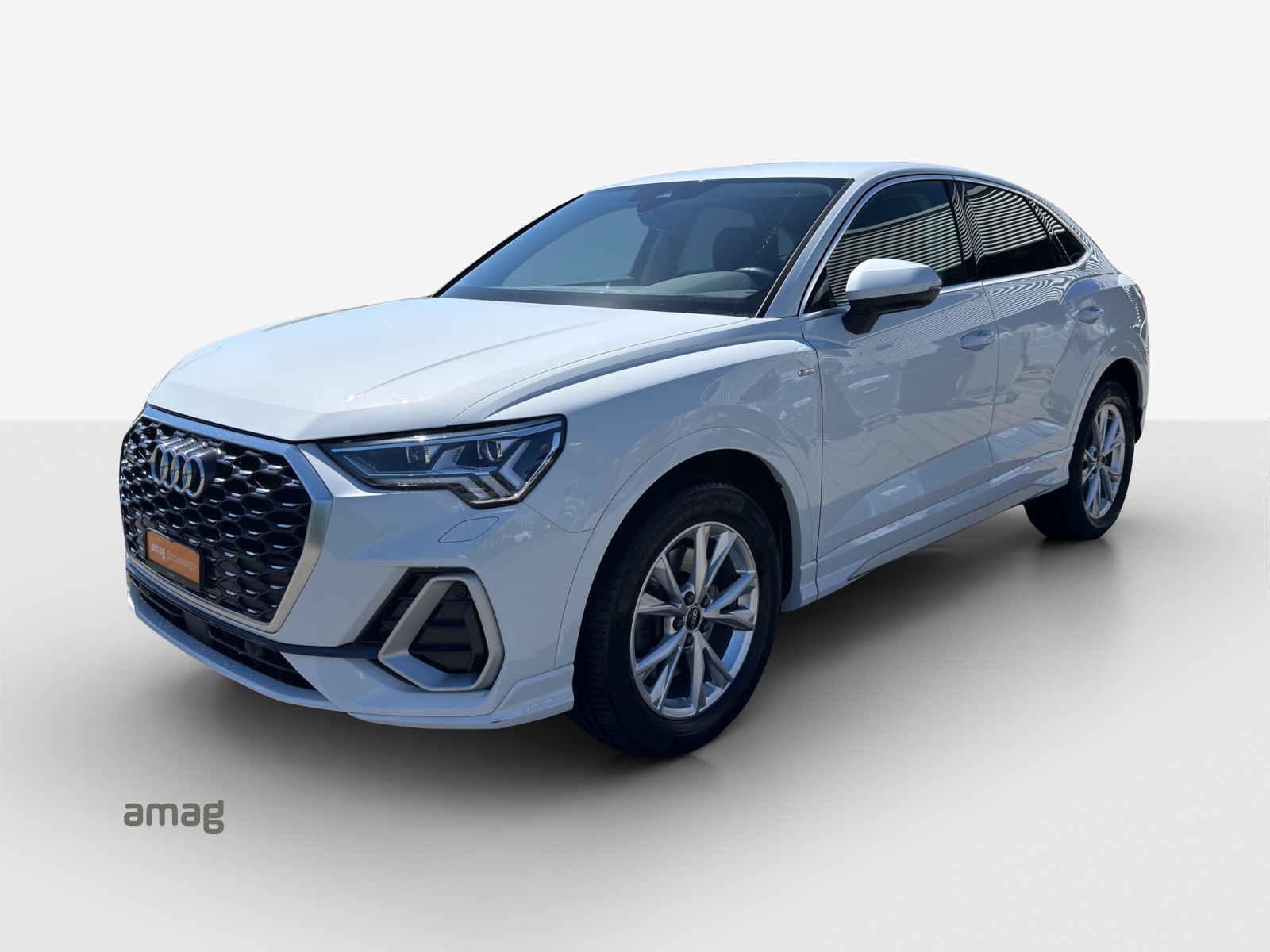 AUDI Q3 Sportback 40 TFSI S line quattro S-tronic-image-0