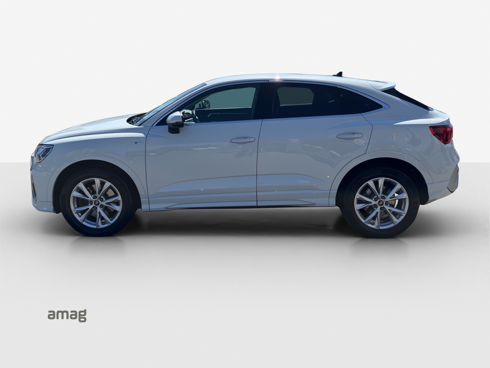 AUDI Q3 Sportback 40 TFSI S line quattro S-tronic-image-1