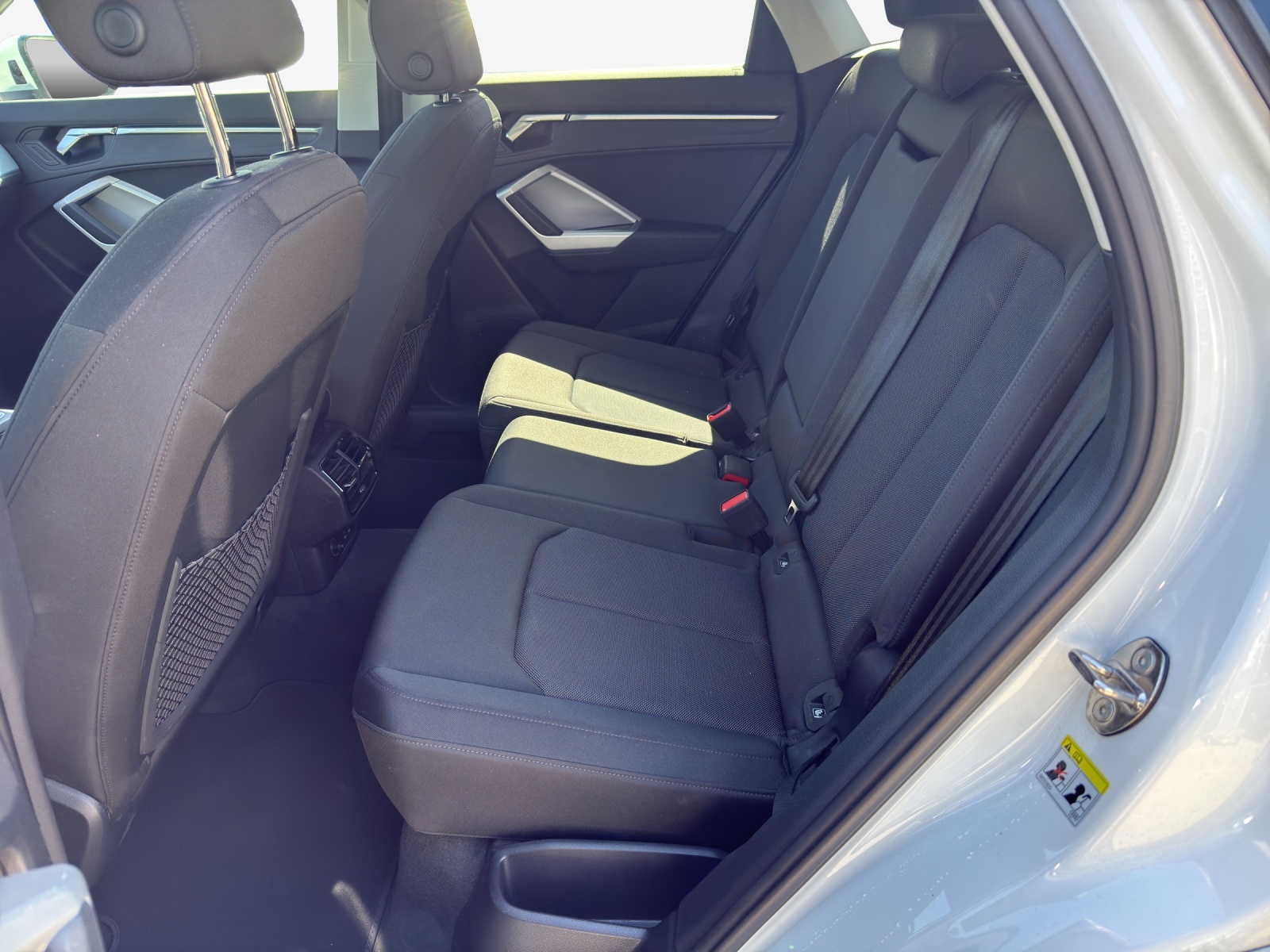 AUDI Q3 Sportback 40 TFSI S line quattro S-tronic-image-11