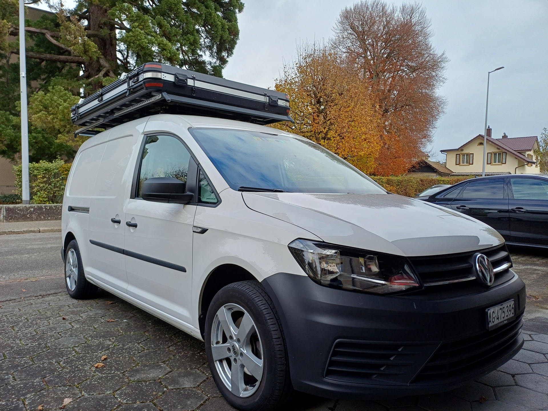 VW Caddy Maxi 2.0TDI Camper-image-1