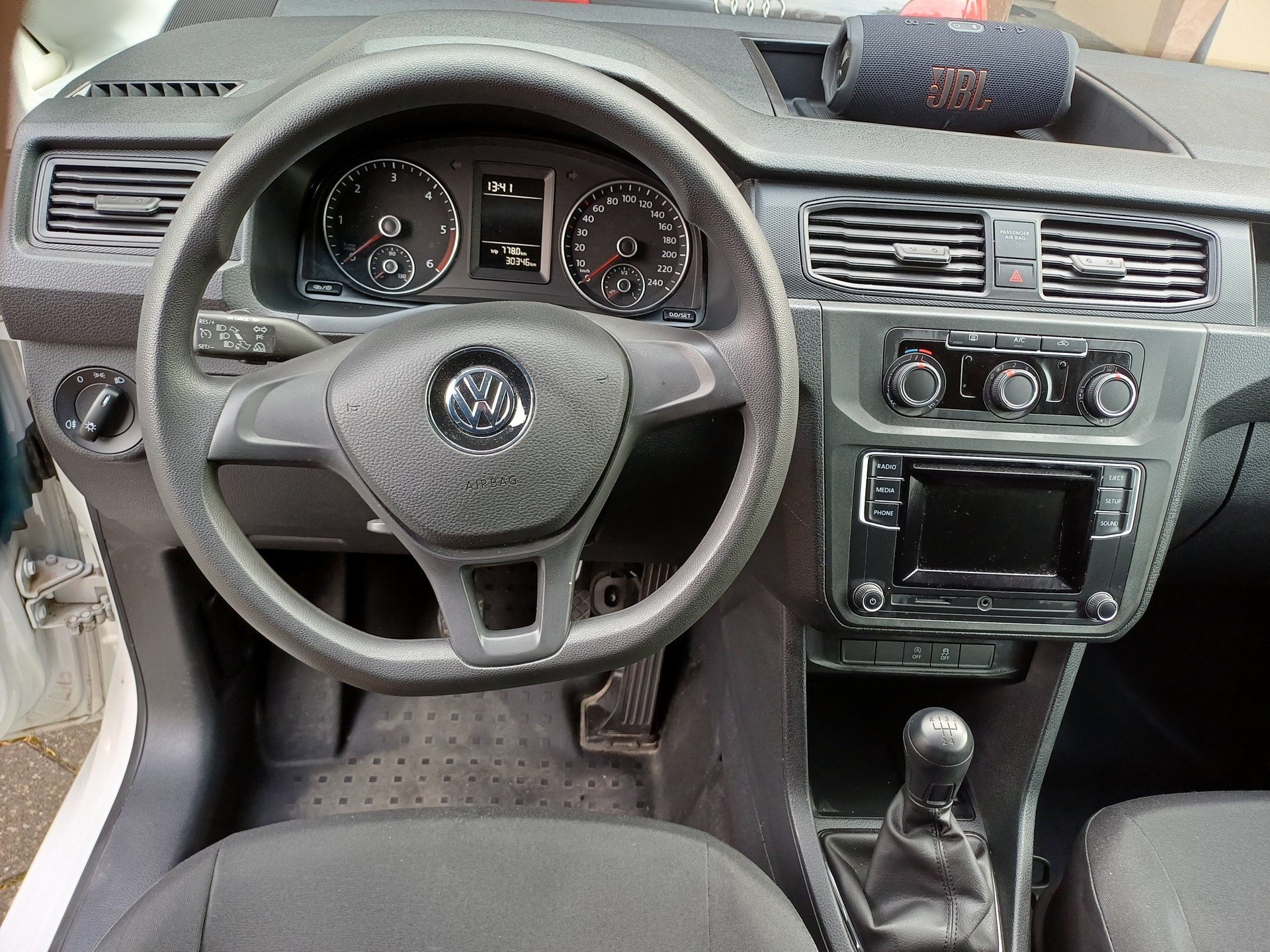 VW Caddy Maxi 2.0TDI Camper-image-9