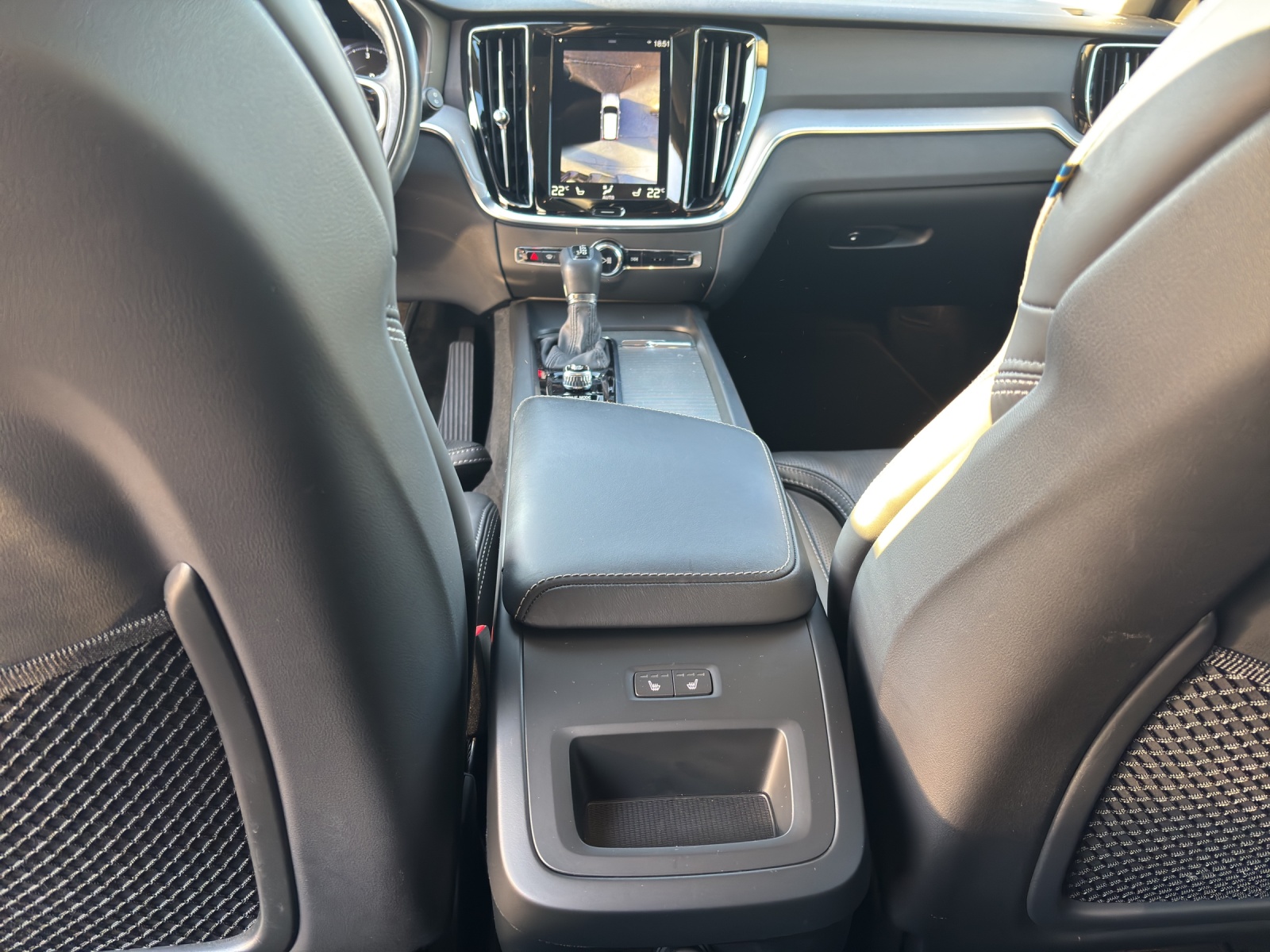VOLVO V60 Cross Country 2.0 D4 AWD-image-5