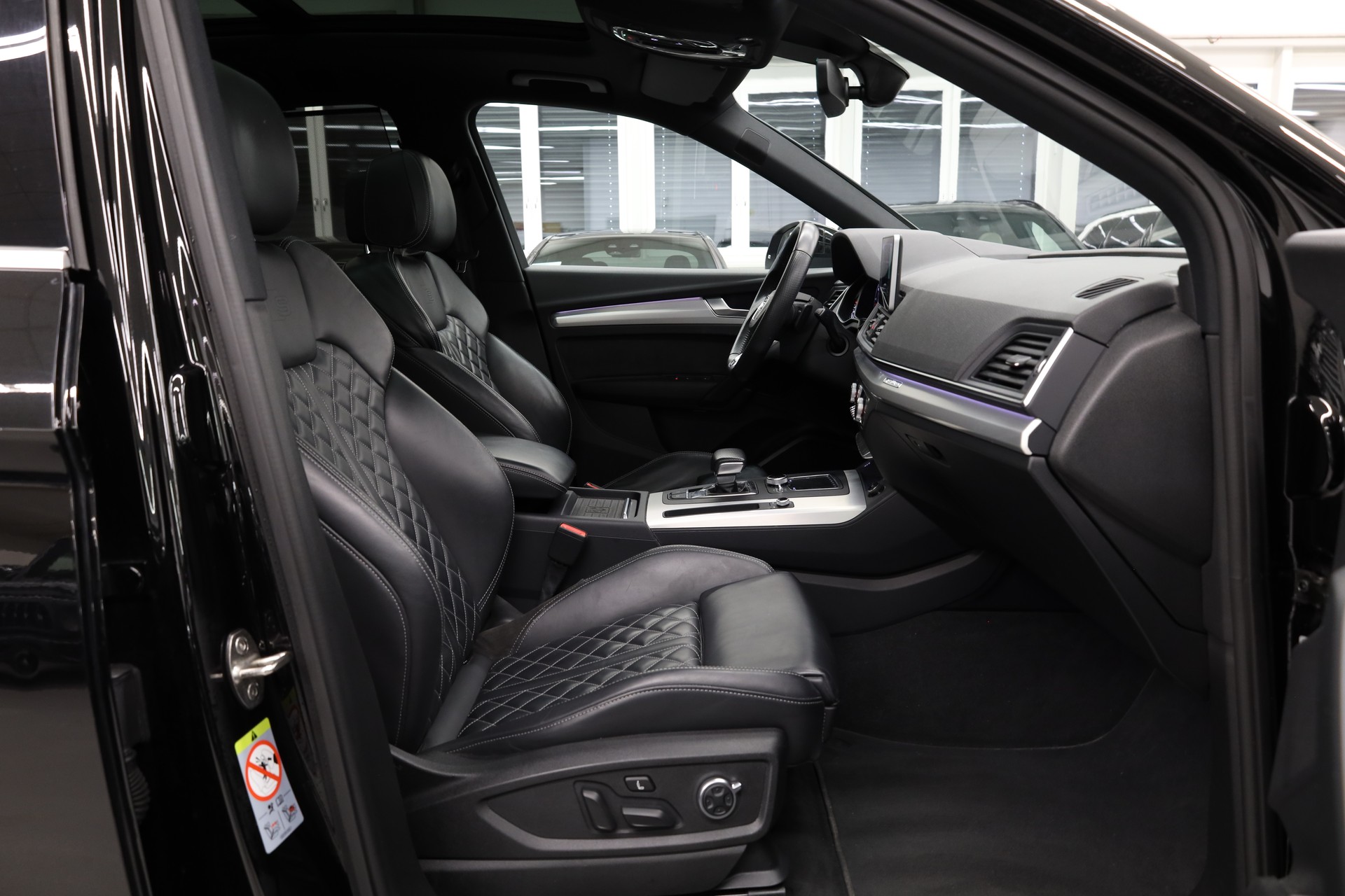 AUDI Q5 3.0 V6 TDI Sport qu. T-Tronic-image-12