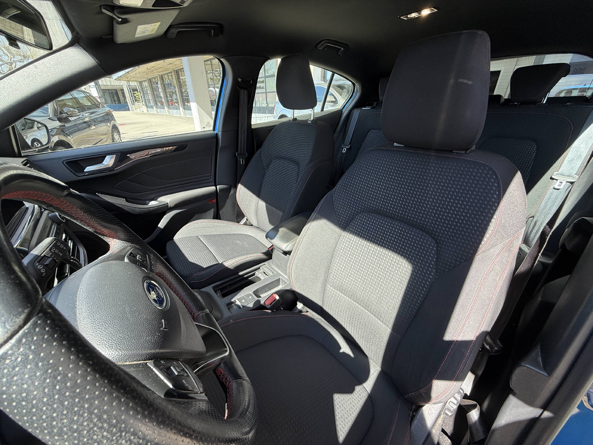 FORD Focus 1.0i EcoB 125 ST-Line-image-6