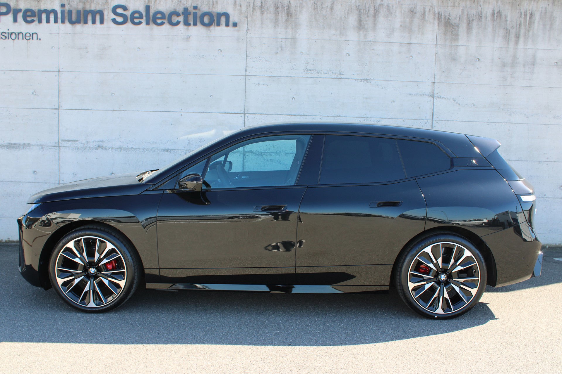 BMW iX xDrive60 M Sport Pro-image-2