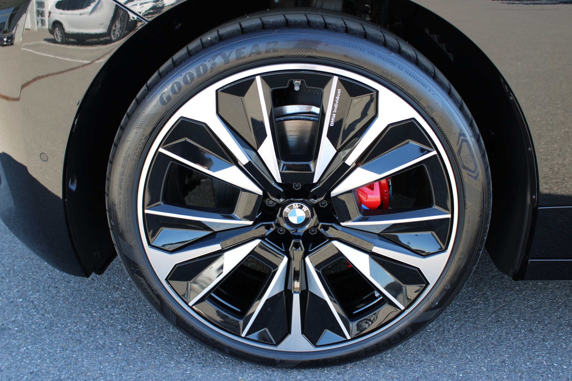 BMW iX xDrive60 M Sport Pro-image-8