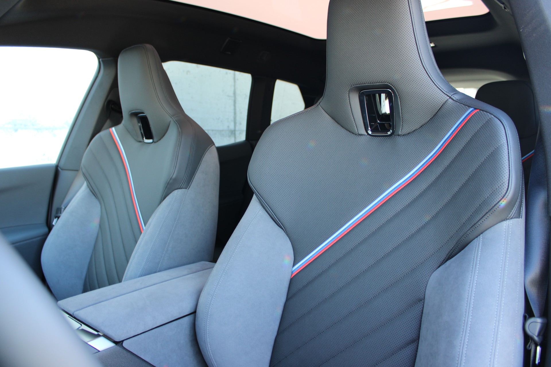 BMW iX xDrive60 M Sport Pro-image-14