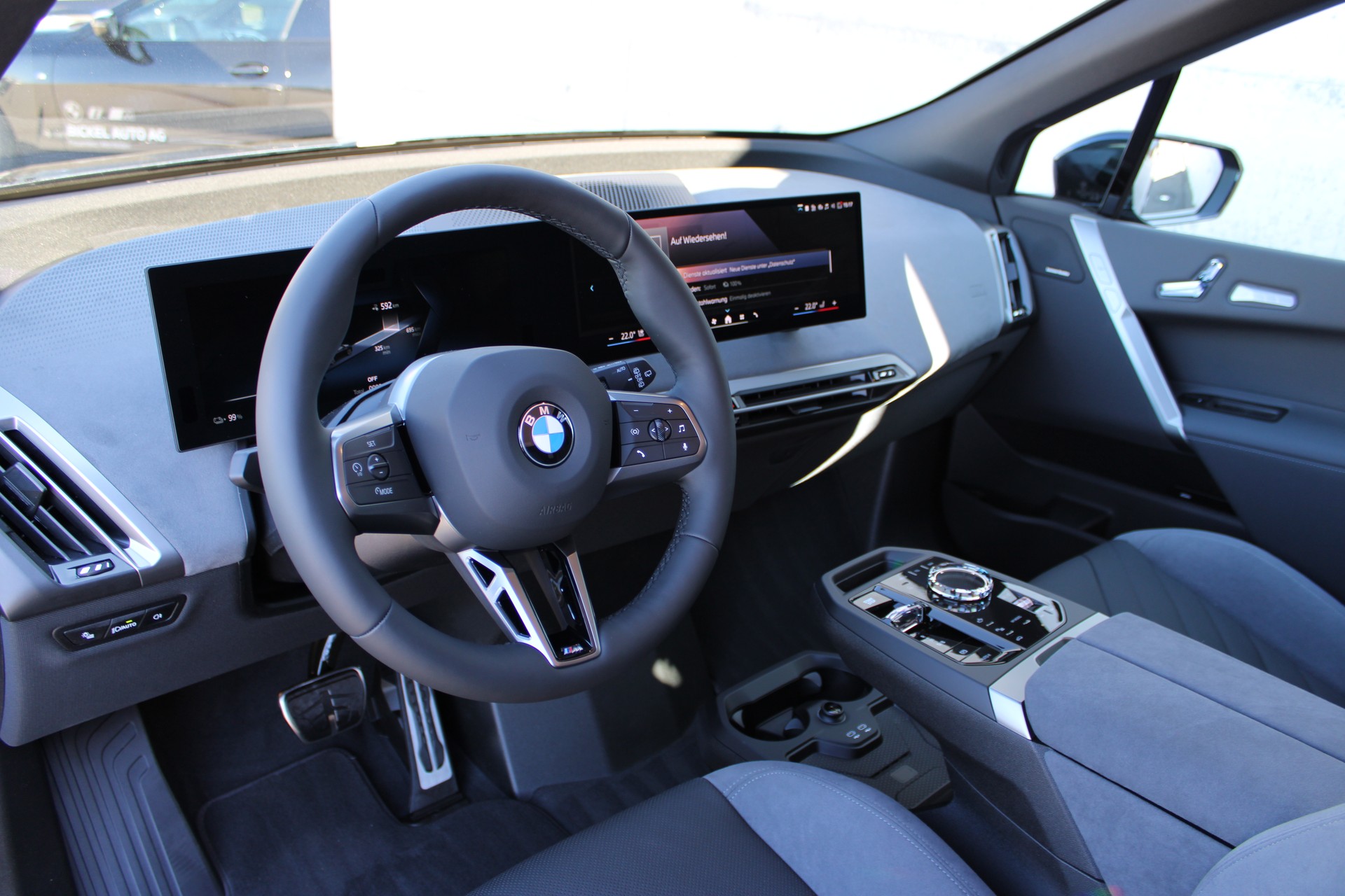 BMW iX xDrive60 M Sport Pro-image-12