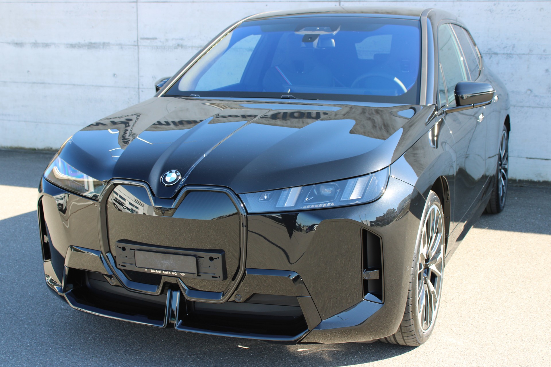 BMW iX xDrive60 M Sport Pro-image-5