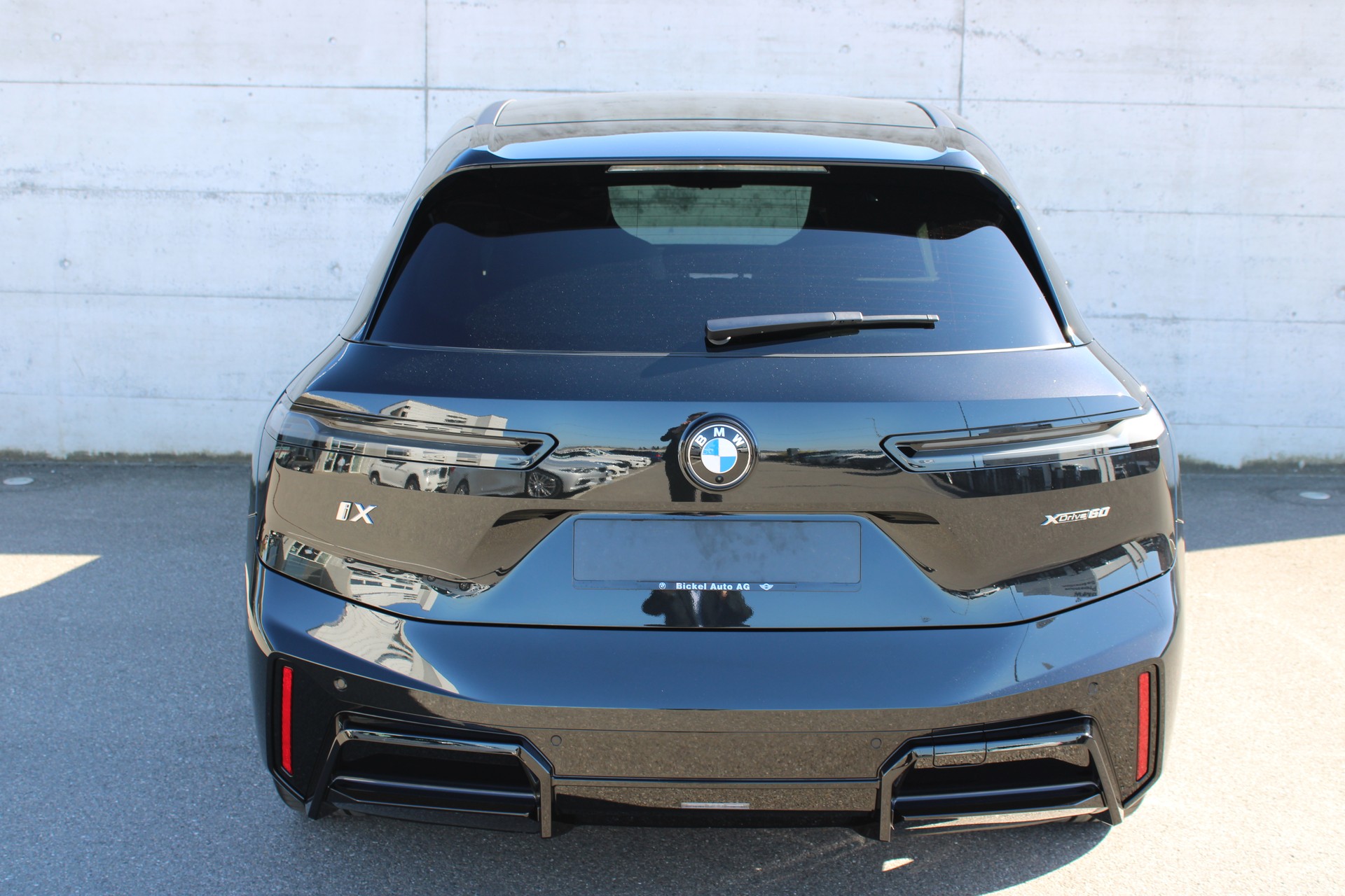 BMW iX xDrive60 M Sport Pro-image-4