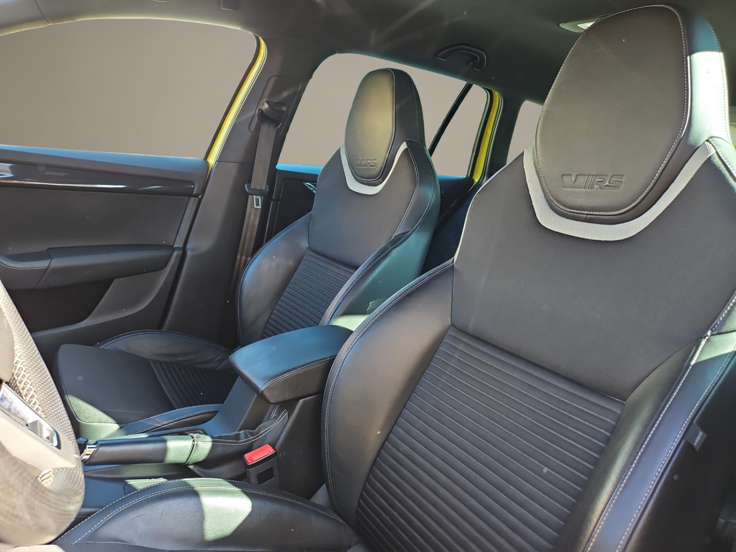 SKODA Octavia Combi 2.0 TSI RS DSG-image-8