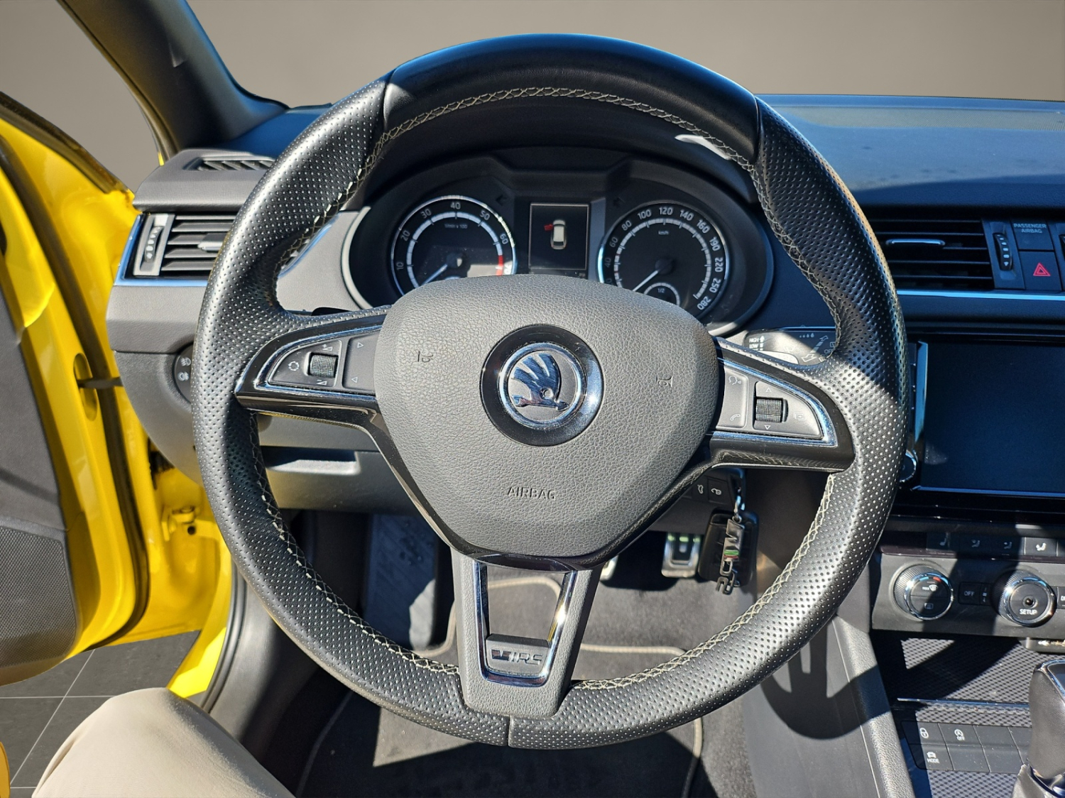 SKODA Octavia Combi 2.0 TSI RS DSG-image-13