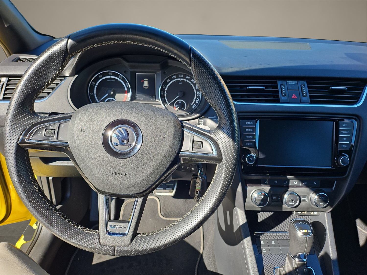 SKODA Octavia Combi 2.0 TSI RS DSG-image-11