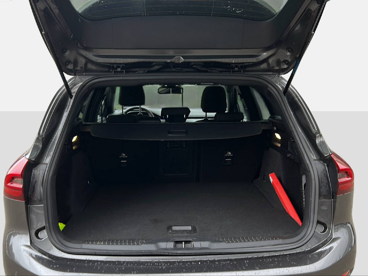 FORD Focus Station Wagon 1.0i EcoB 125 ST-Line-image-13